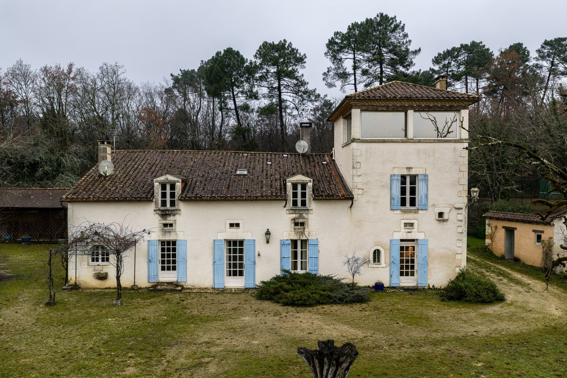 maison de luxe 23 Pièces en vente sur ST ASTIER (24110)