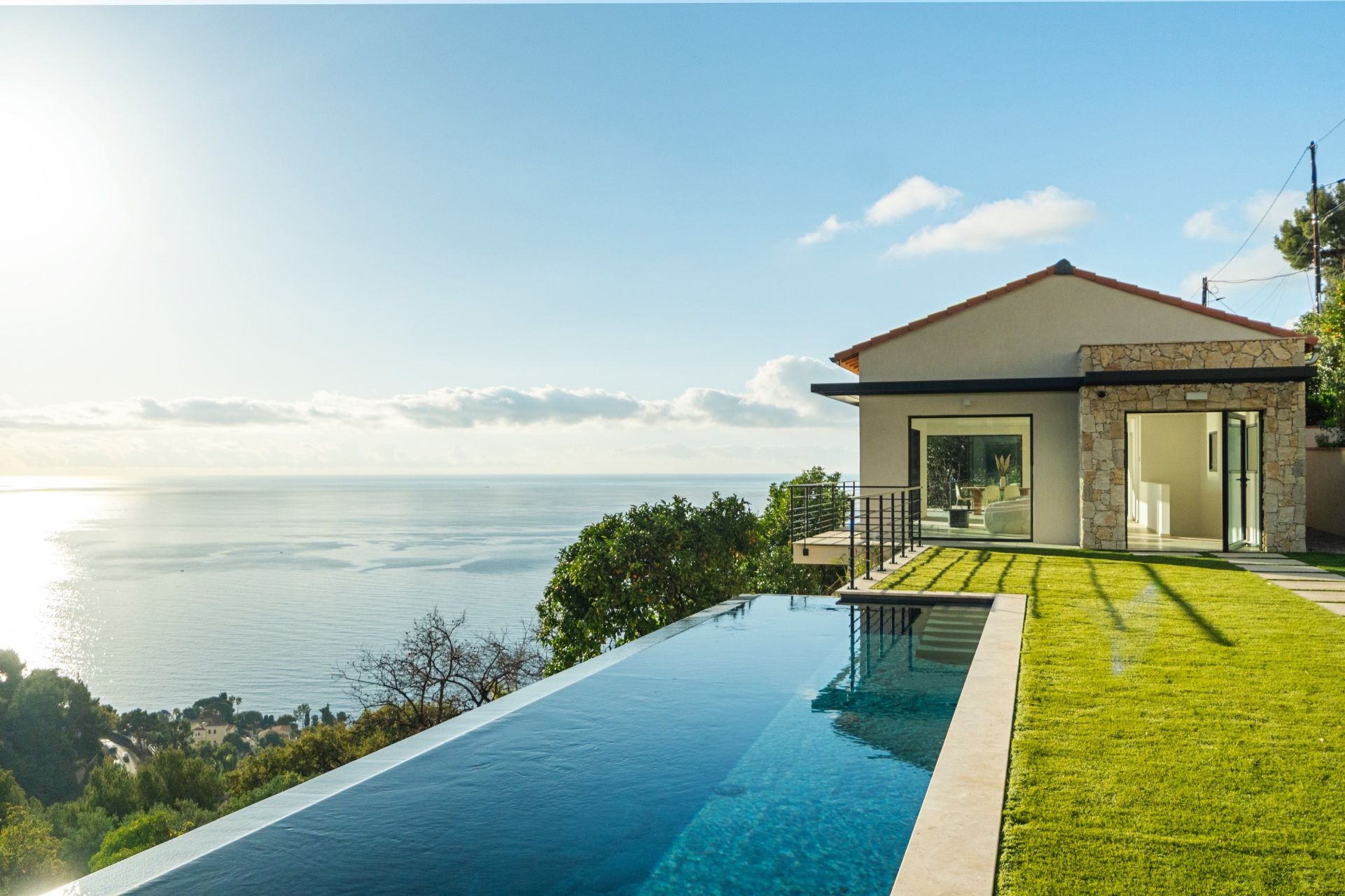 luxury villa 5 Rooms for sale on ROQUEBRUNE CAP MARTIN (06190)