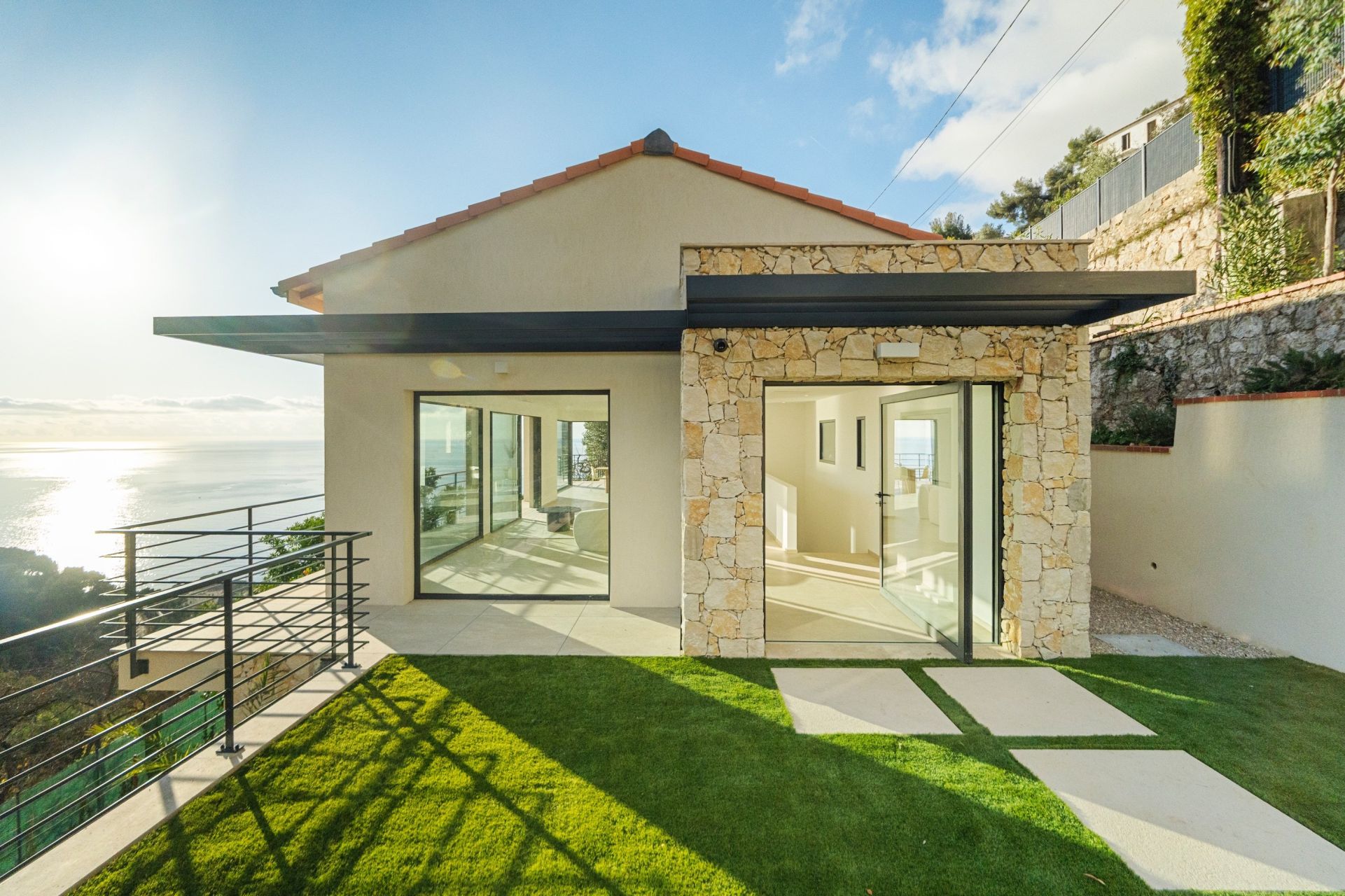 luxury villa 5 Rooms for sale on ROQUEBRUNE CAP MARTIN (06190)