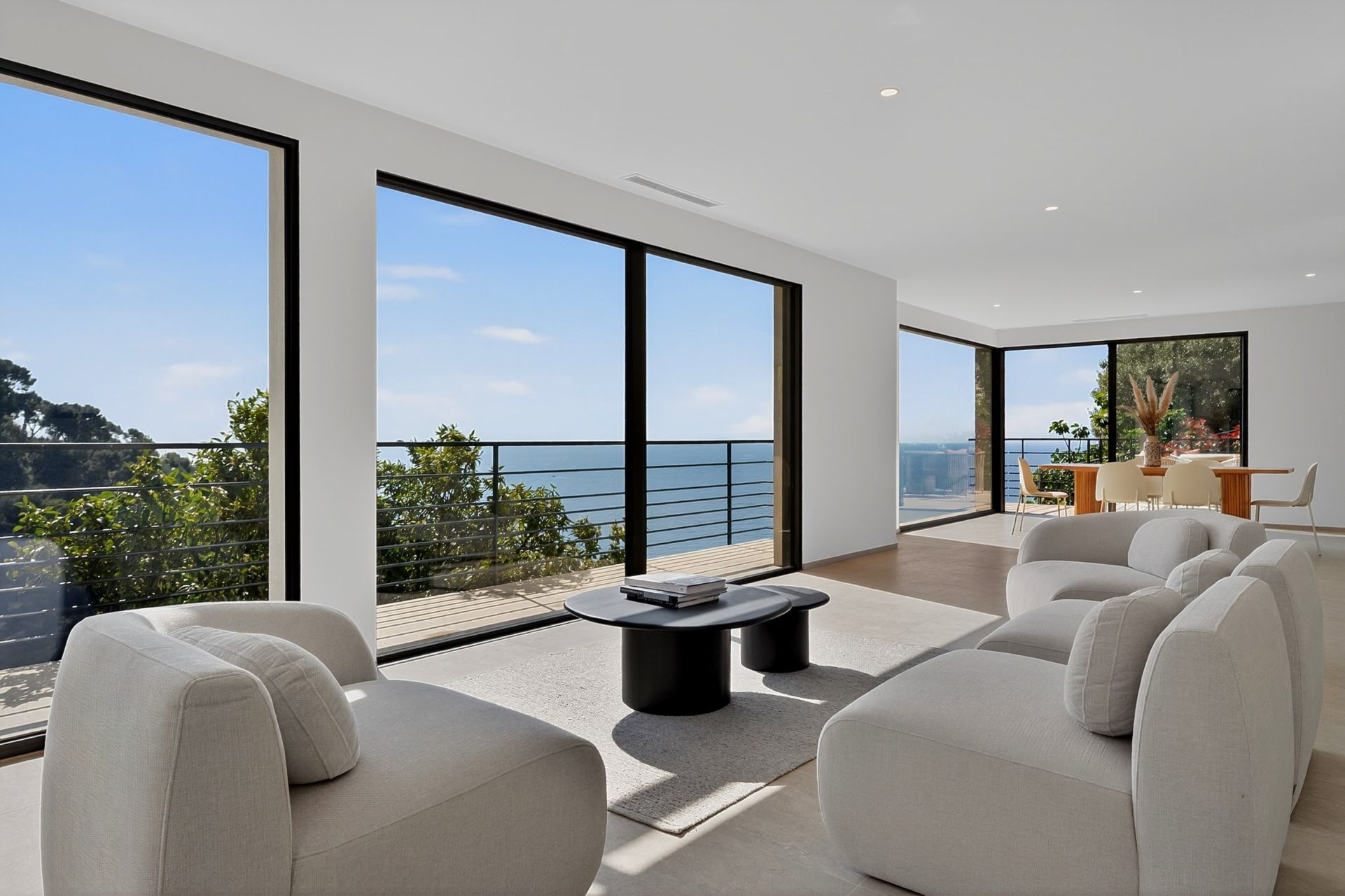 luxury villa 5 Rooms for sale on ROQUEBRUNE CAP MARTIN (06190)