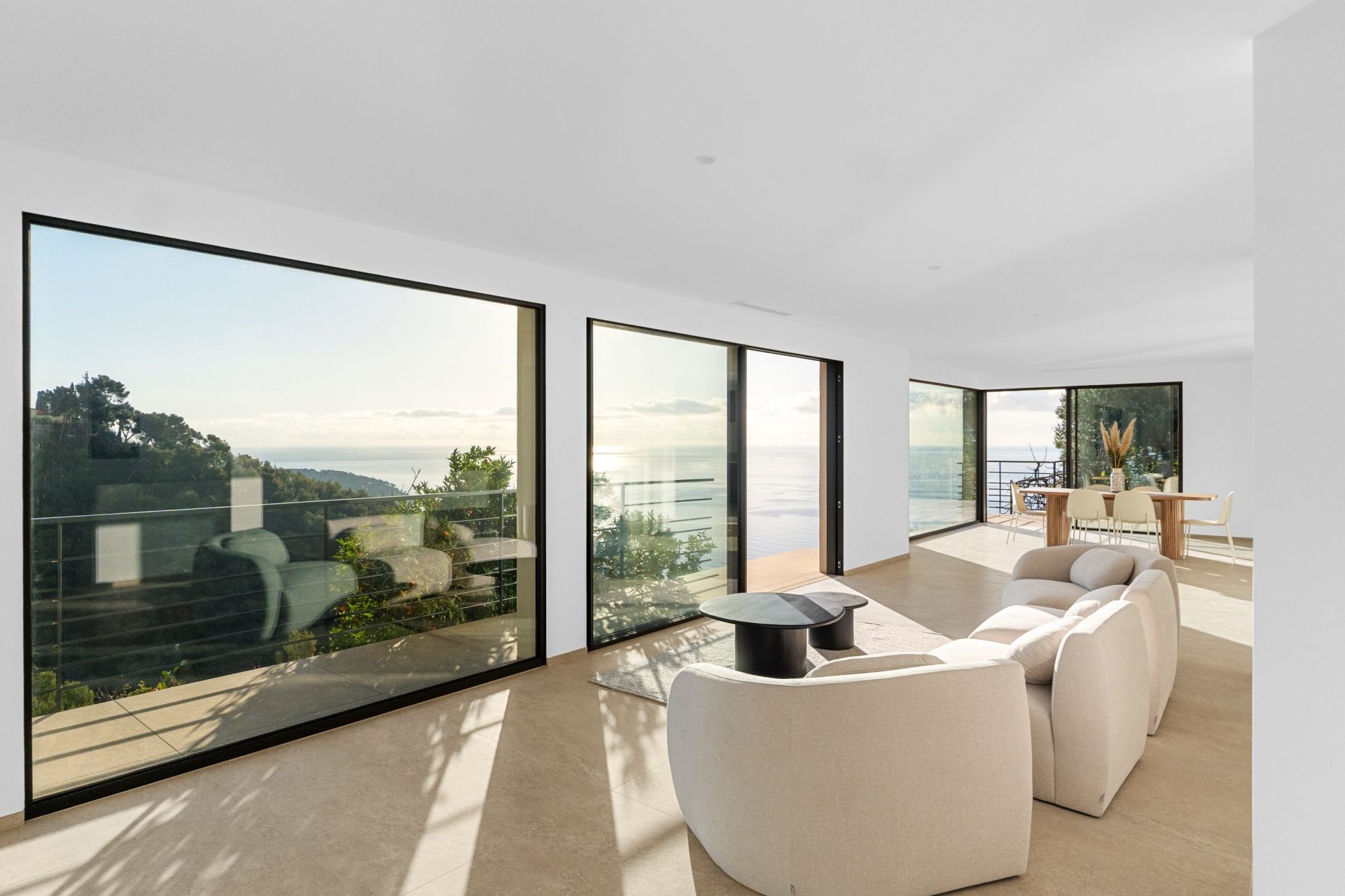 luxury villa 5 Rooms for sale on ROQUEBRUNE CAP MARTIN (06190)