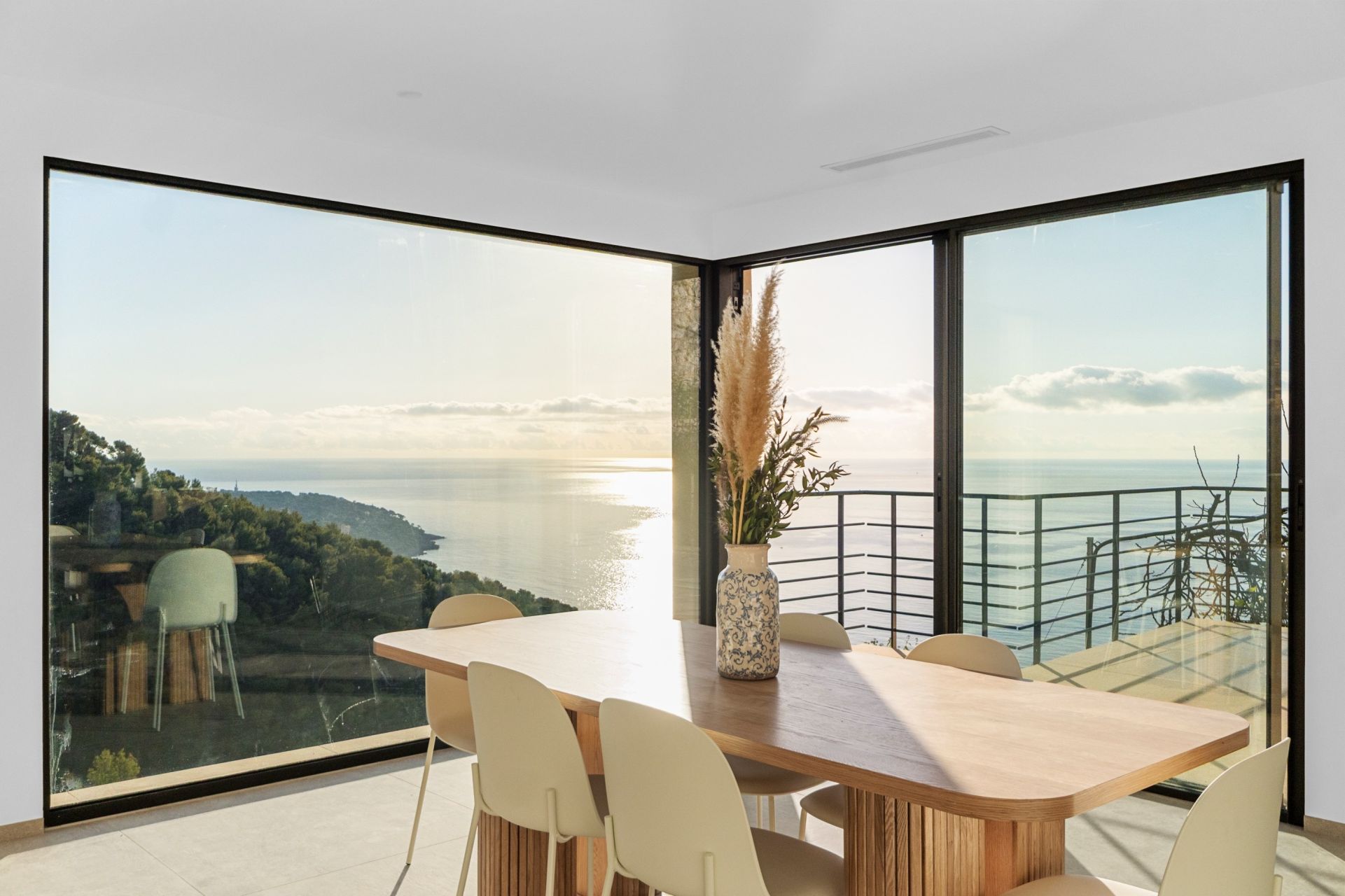 luxury villa 5 Rooms for sale on ROQUEBRUNE CAP MARTIN (06190)