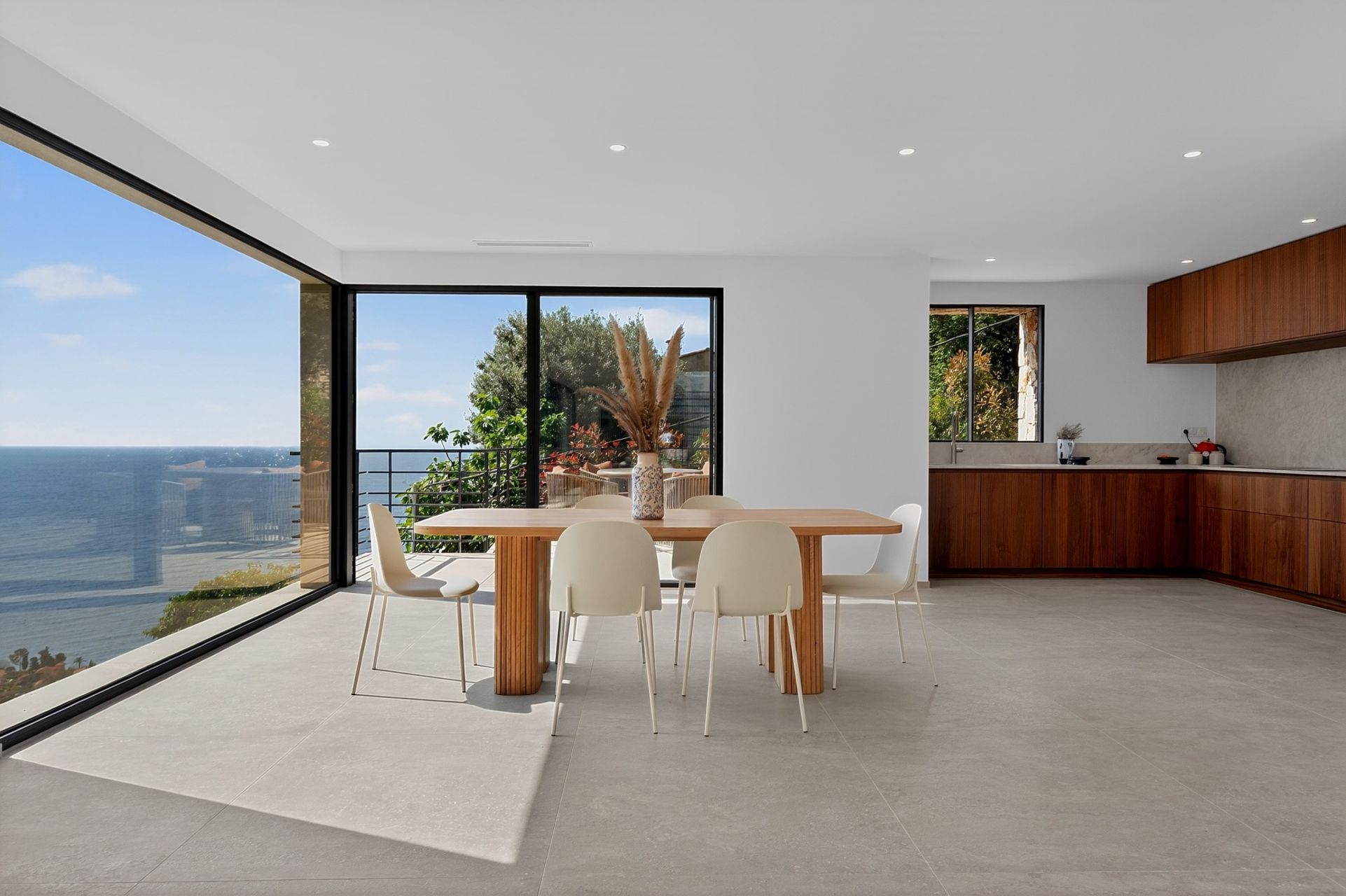 luxury villa 5 Rooms for sale on ROQUEBRUNE CAP MARTIN (06190)