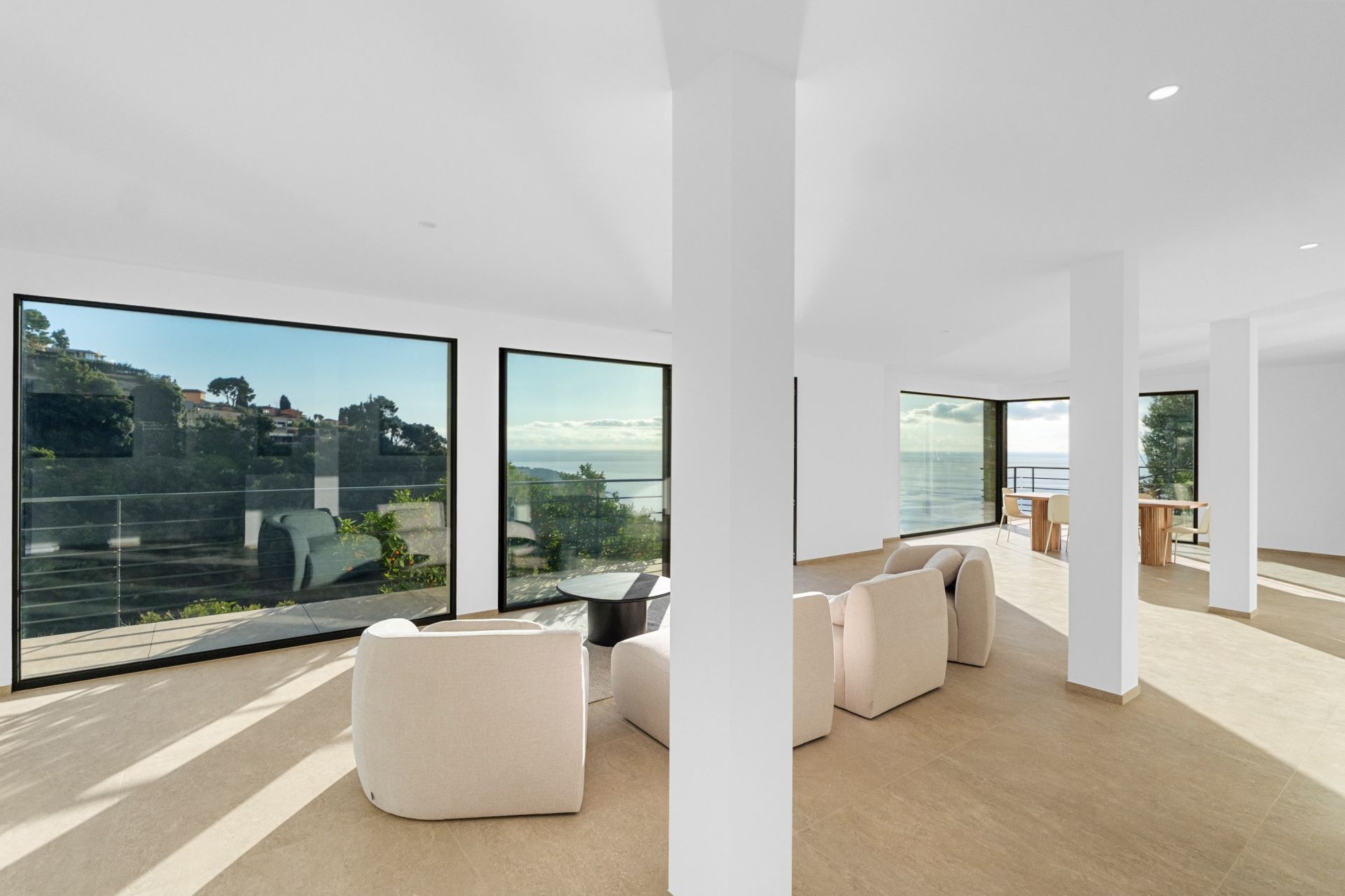 luxury villa 5 Rooms for sale on ROQUEBRUNE CAP MARTIN (06190)