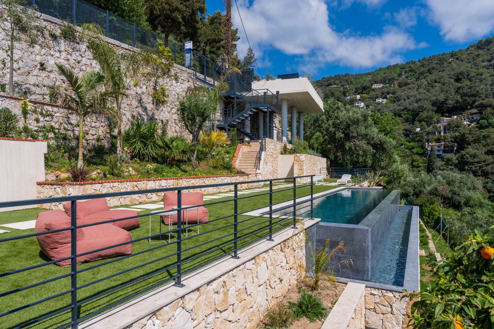 luxury villa 5 Rooms for sale on ROQUEBRUNE CAP MARTIN (06190)