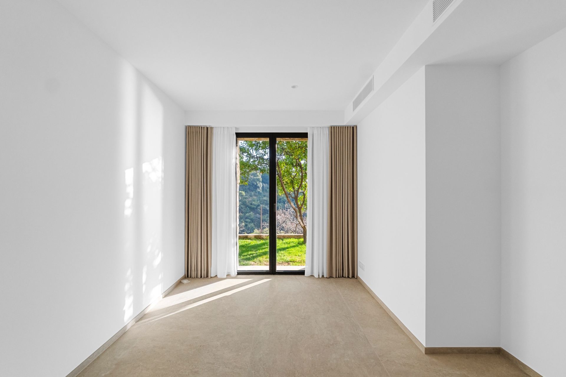 luxury villa 5 Rooms for sale on ROQUEBRUNE CAP MARTIN (06190)