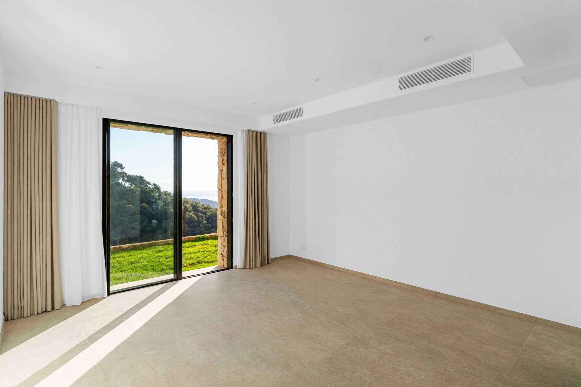 luxury villa 5 Rooms for sale on ROQUEBRUNE CAP MARTIN (06190)