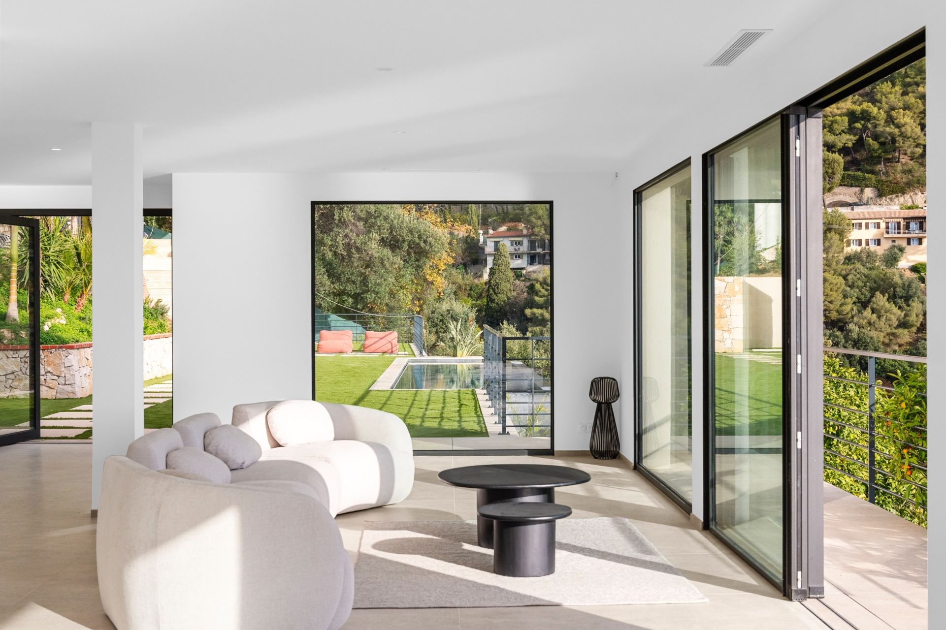 luxury villa 5 Rooms for sale on ROQUEBRUNE CAP MARTIN (06190)