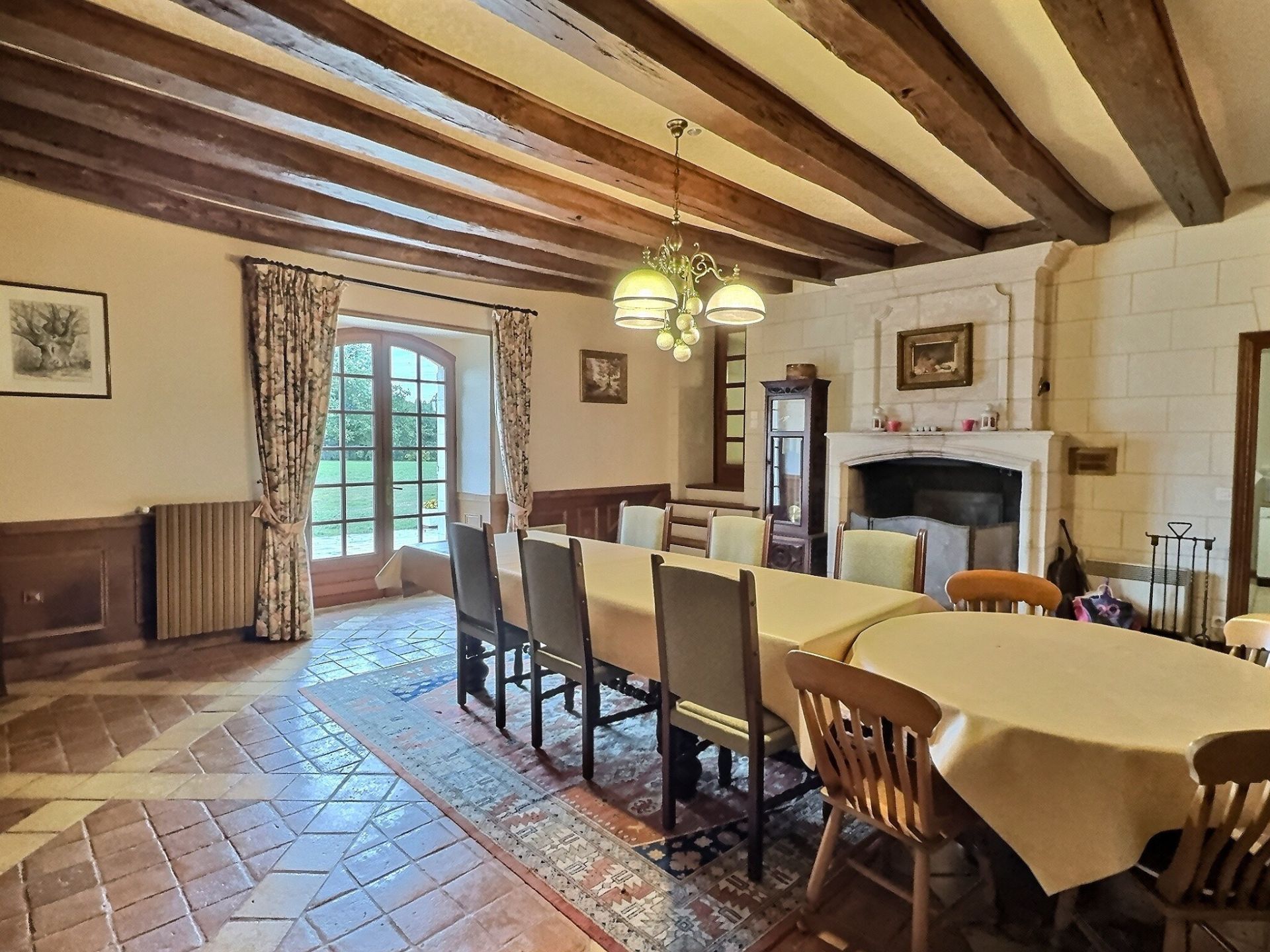luxury house 7 Rooms for sale on AMBOISE (37400)