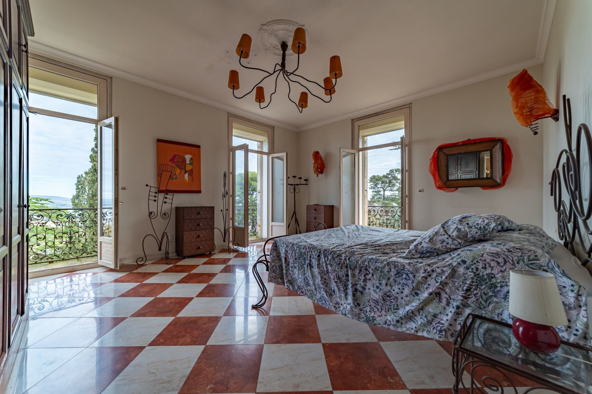 luxury house 6 Rooms for sale on SETE (34200)