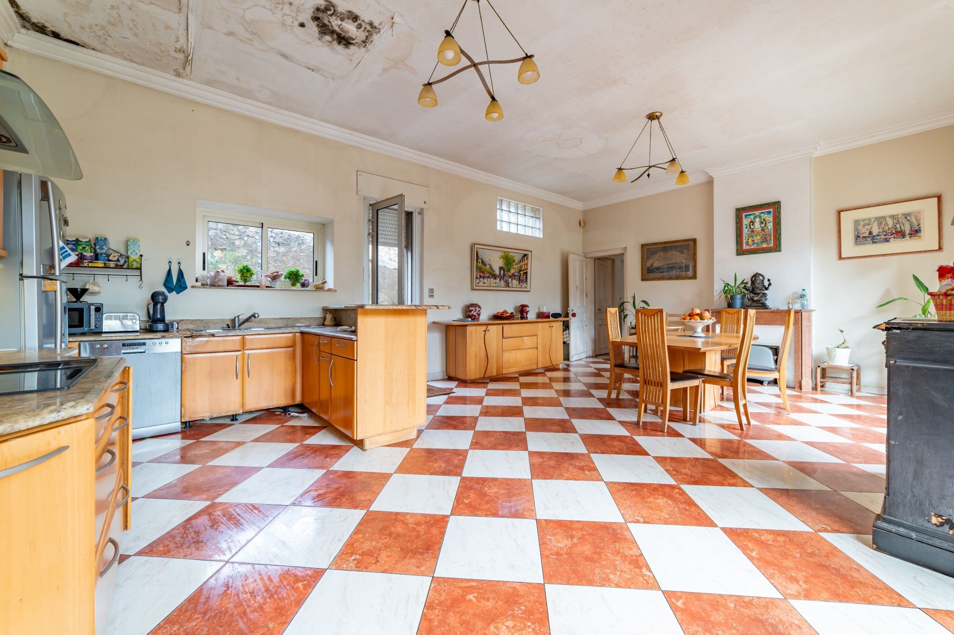 luxury house 6 Rooms for sale on SETE (34200)