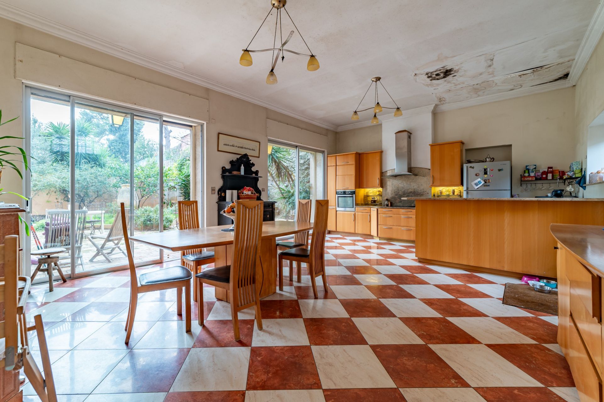 luxury house 6 Rooms for sale on SETE (34200)