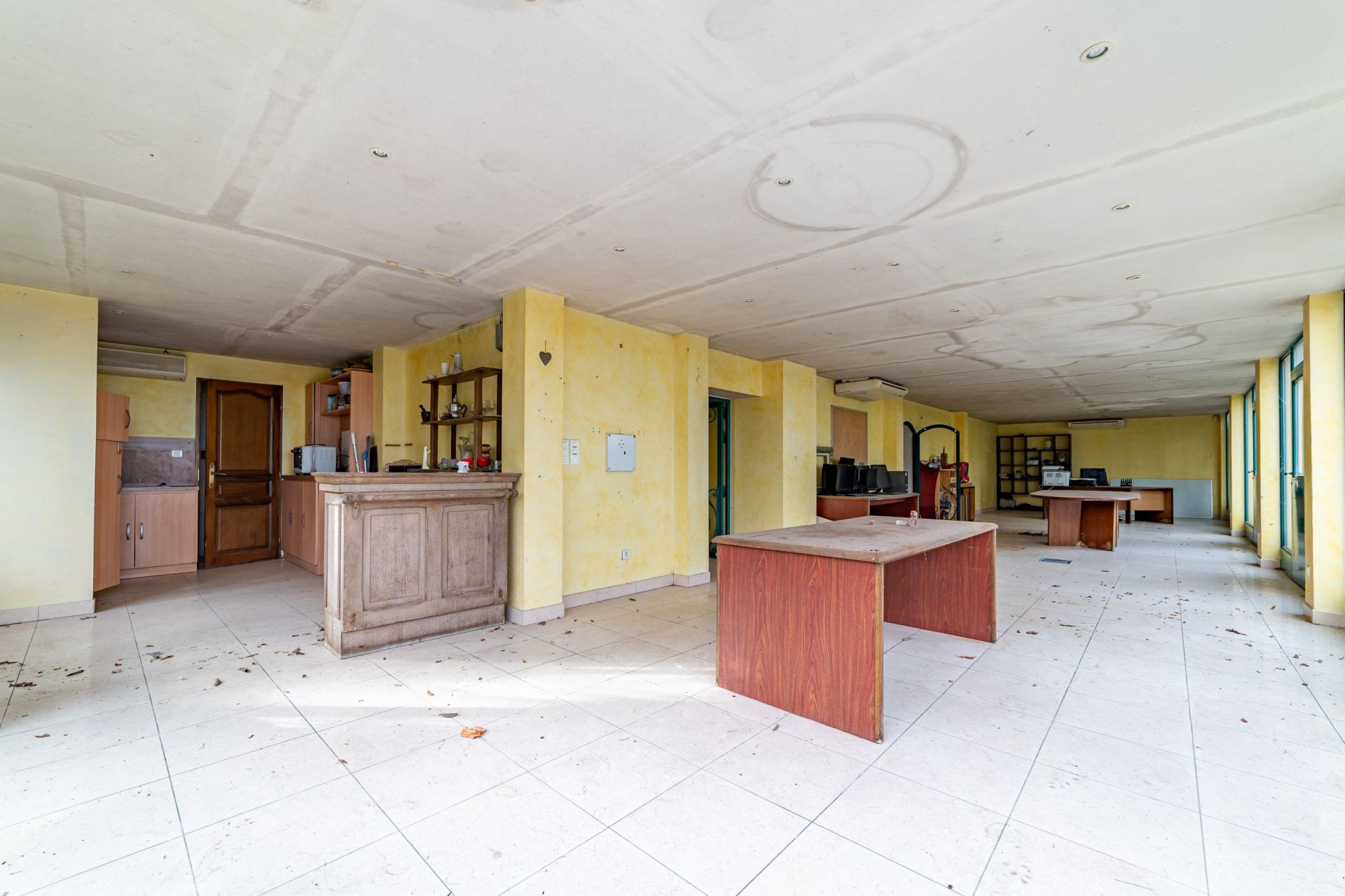 luxury house 6 Rooms for sale on SETE (34200)