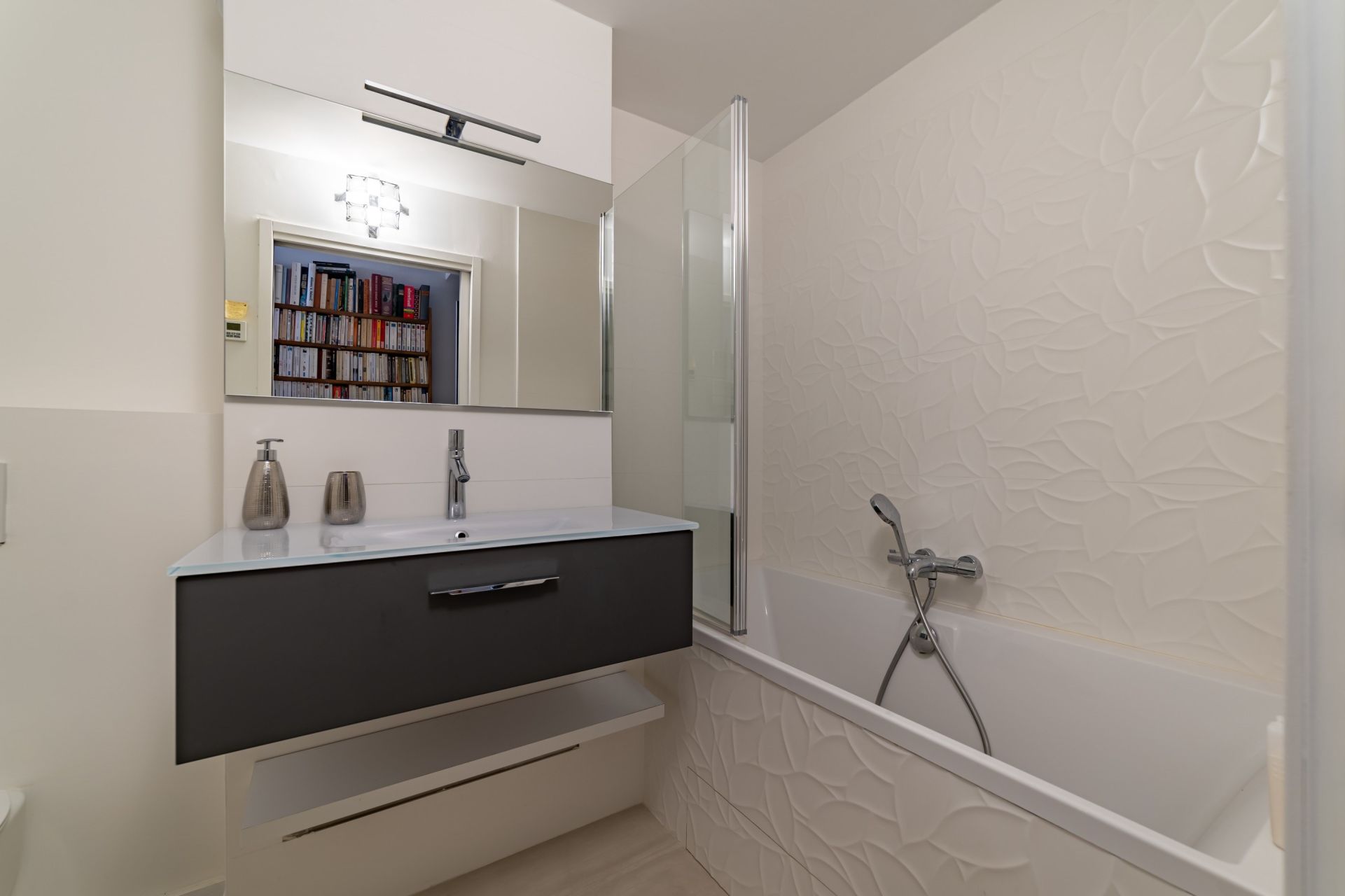 luxury apartment 4 Rooms for sale on SETE (34200)