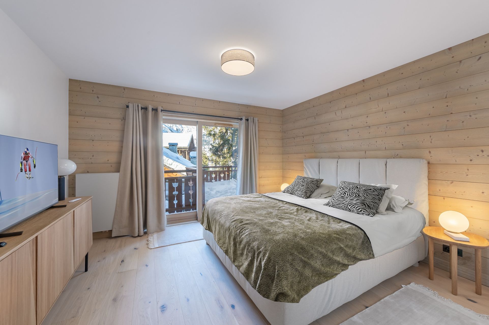 luxury apartment 5 Rooms for sale on MERIBEL LES ALLUES (73550)