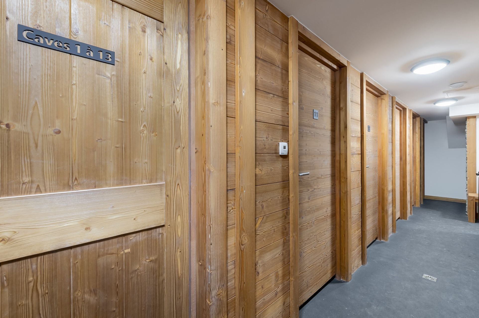 luxury apartment 5 Rooms for sale on MERIBEL LES ALLUES (73550)