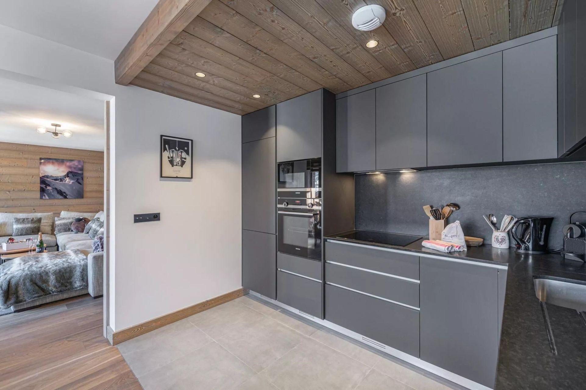 luxury apartment 4 Rooms for sale on MERIBEL LES ALLUES (73550)