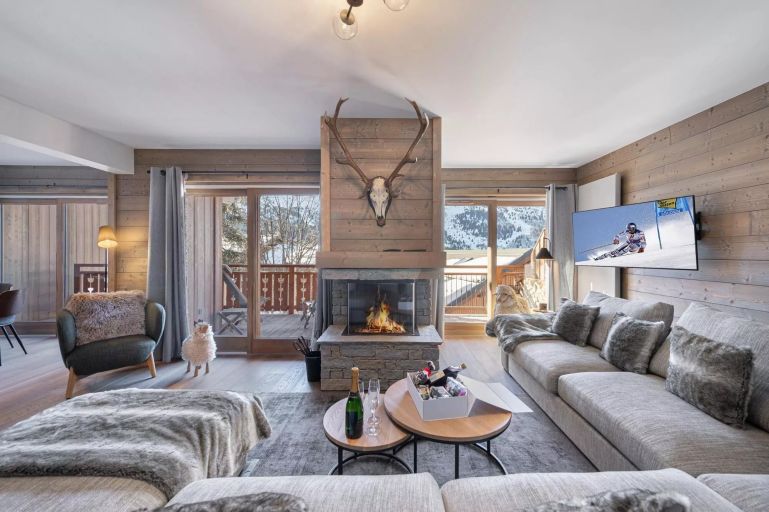 luxury apartment 4 Rooms for sale on MERIBEL LES ALLUES (73550)