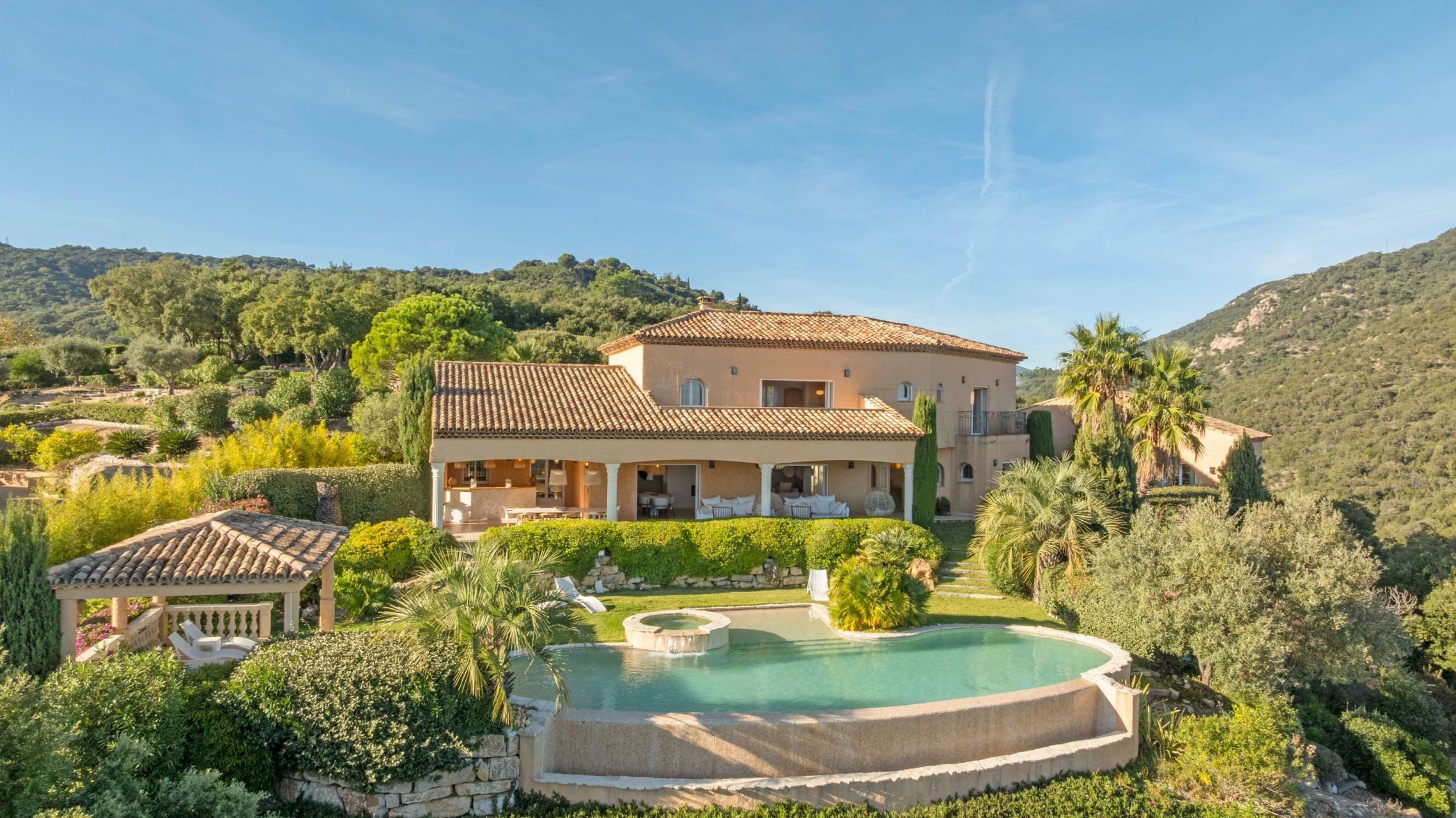 maison de maître 12 Pièces en vente sur GRIMAUD (83310)