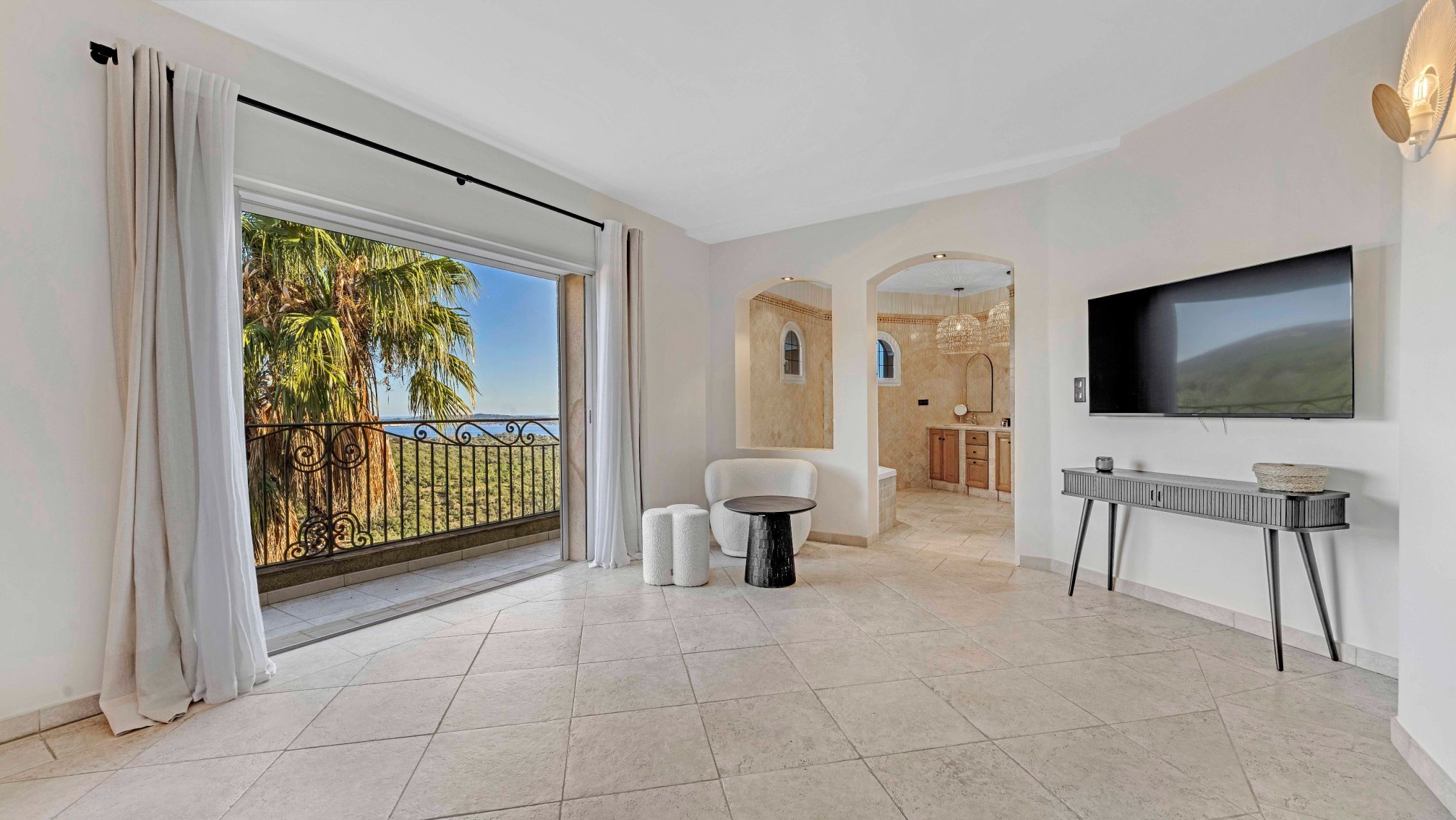 mansion 12 Rooms for sale on GRIMAUD (83310)