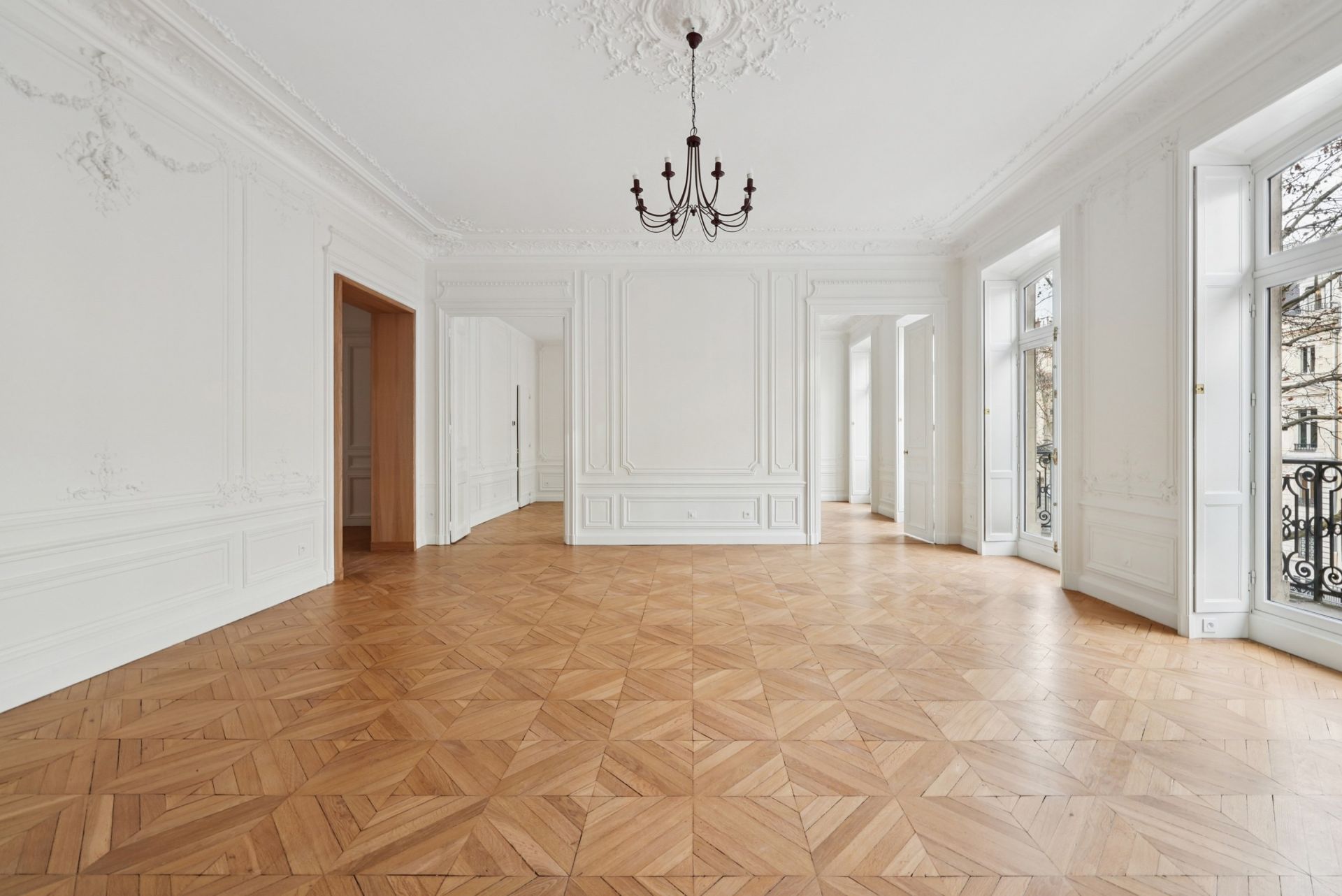luxury apartment 6 Rooms for sale on PARIS (75008)
