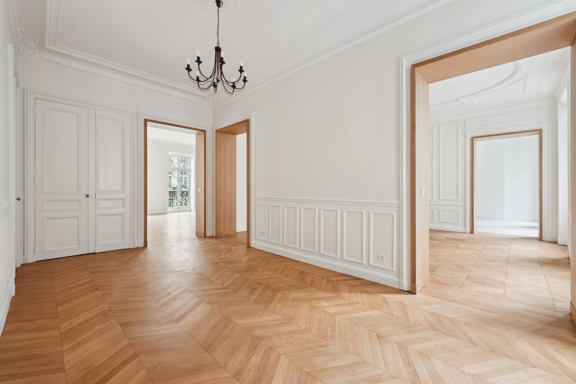 luxury apartment 6 Rooms for sale on PARIS (75008)