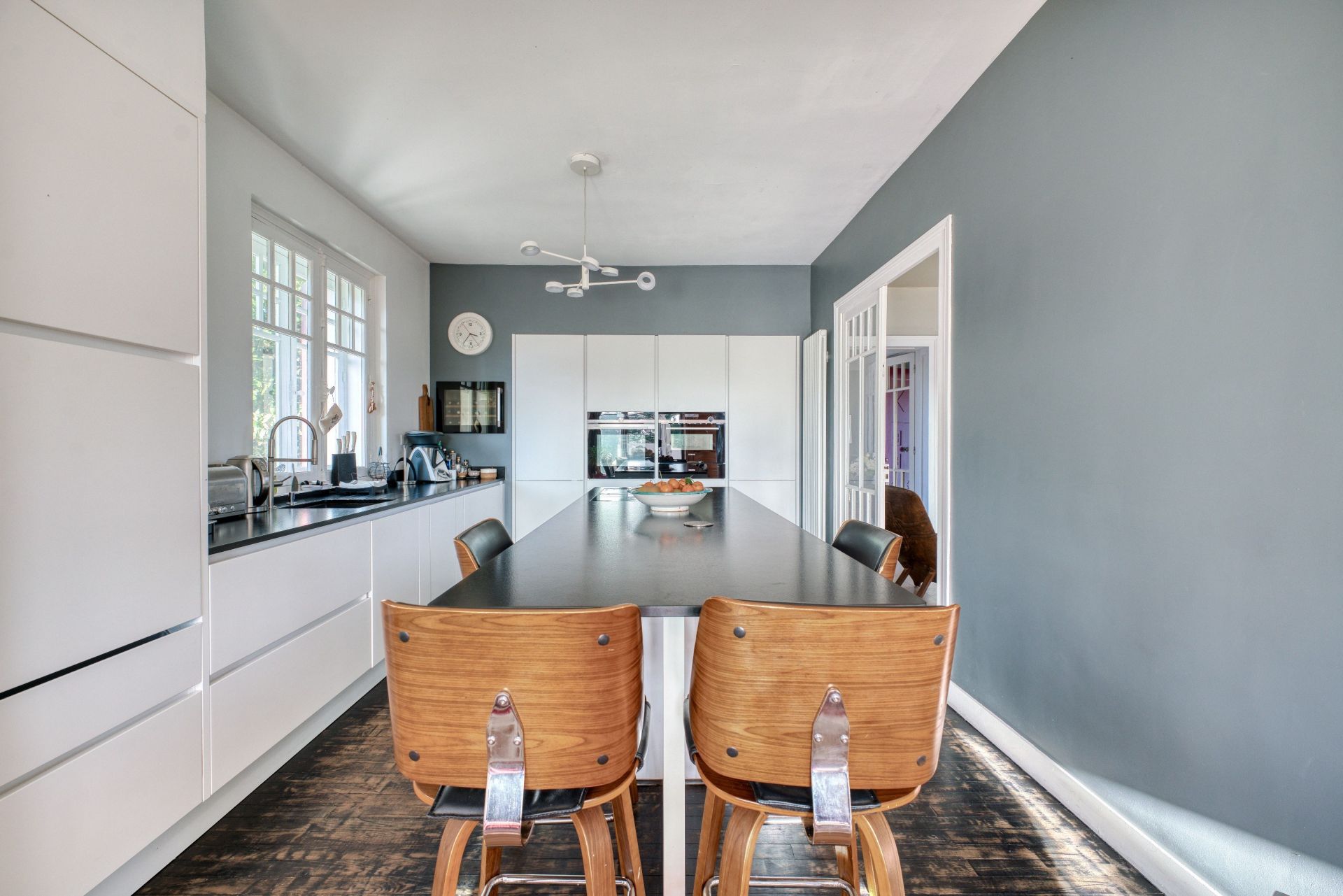 luxury house 9 Rooms for sale on ROYAN (17200)