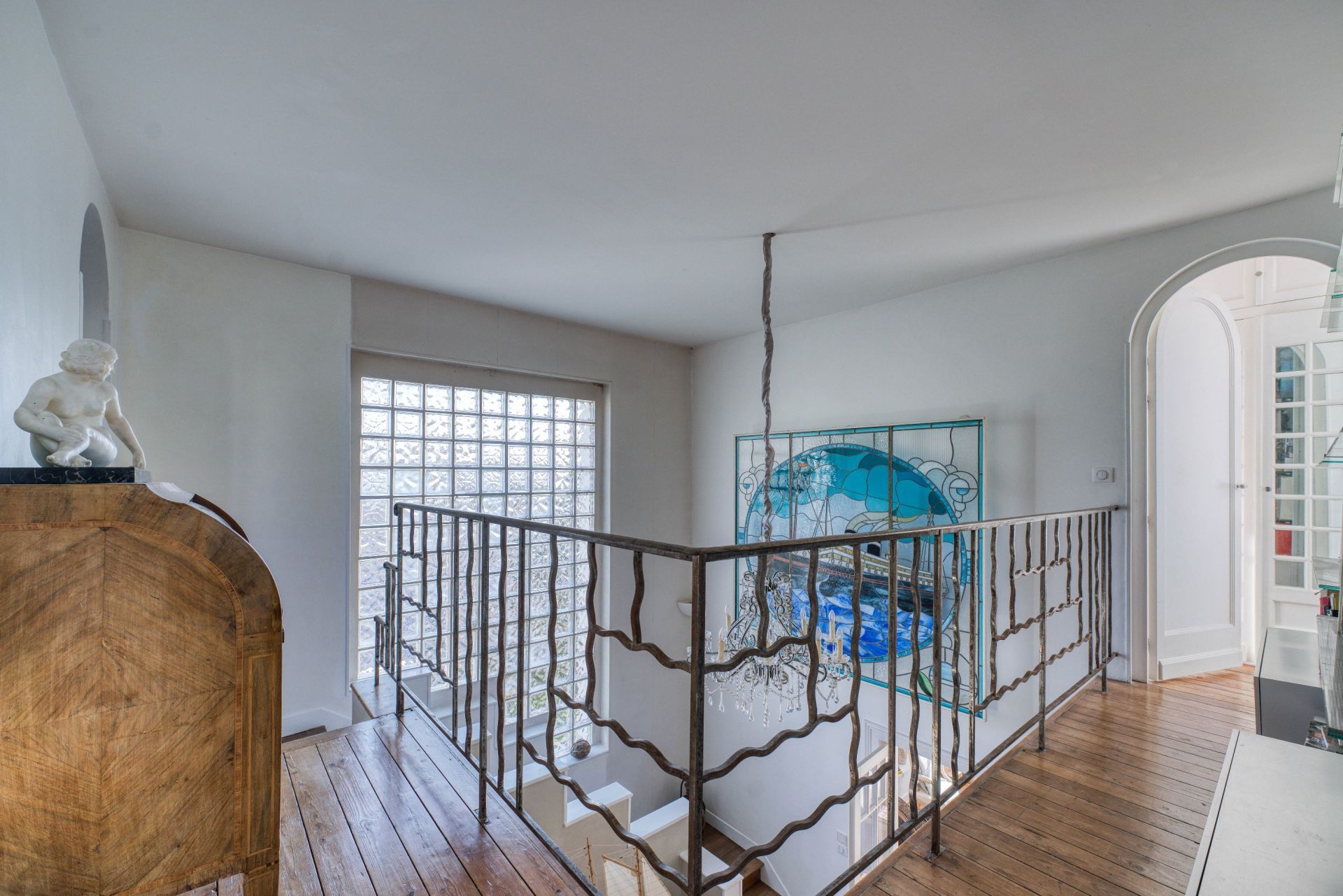 luxury house 9 Rooms for sale on ROYAN (17200)