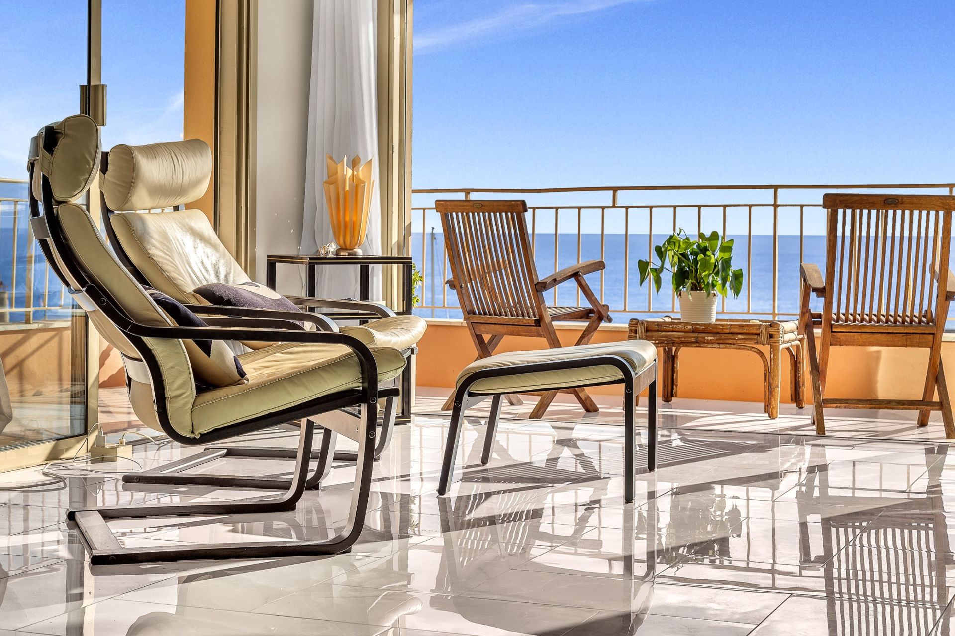 luxury apartment 3 Rooms for sale on MENTON (06500)