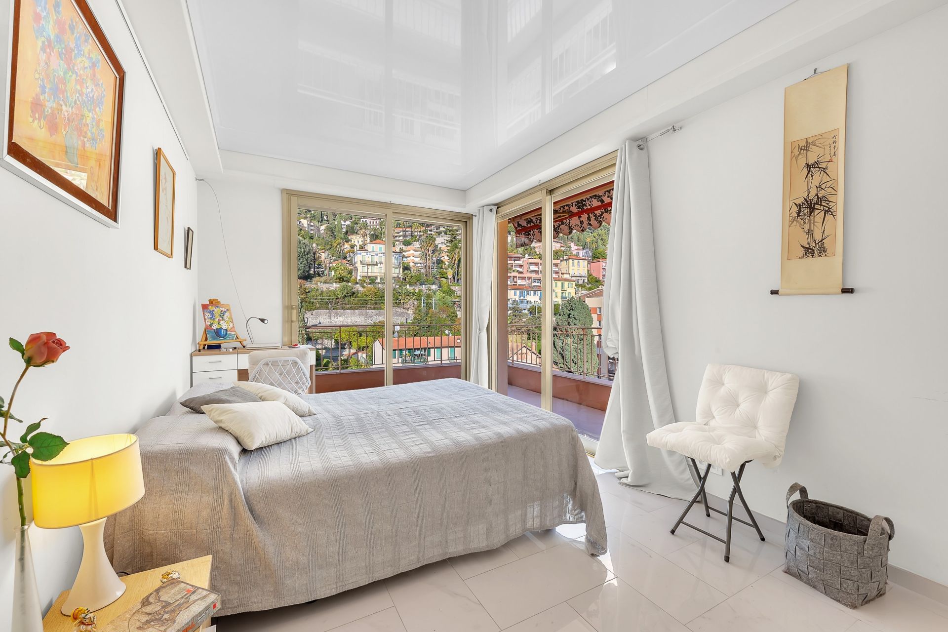 luxury apartment 3 Rooms for sale on MENTON (06500)