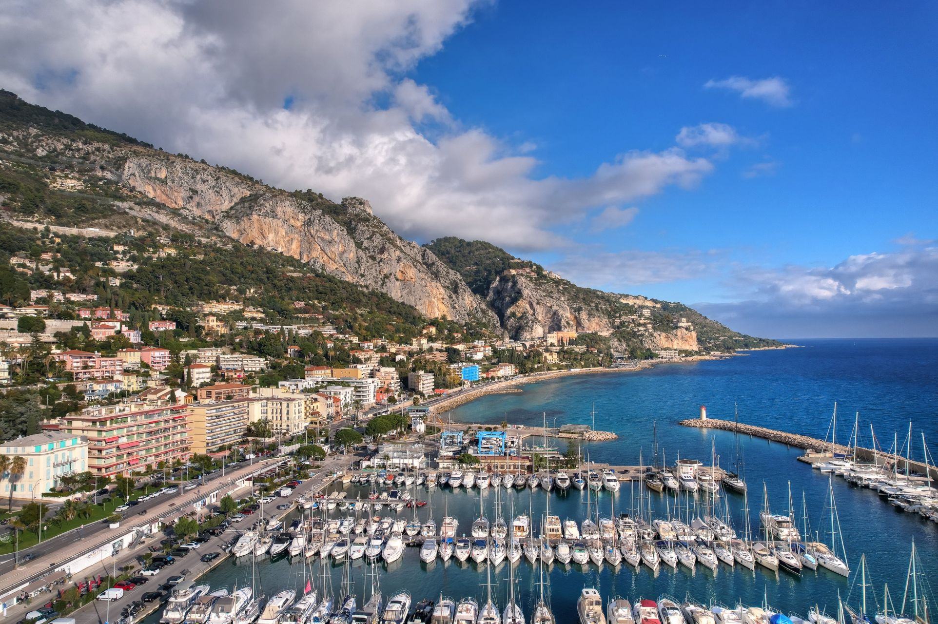 luxury apartment 3 Rooms for sale on MENTON (06500)