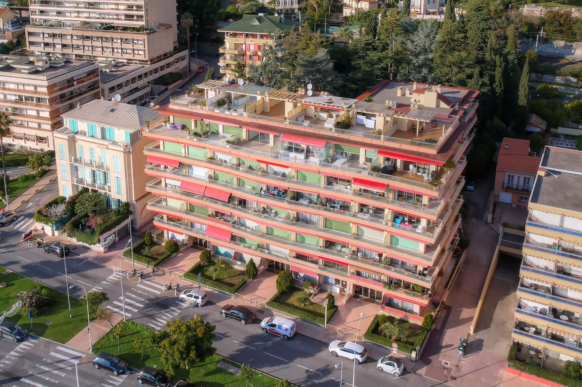 luxury apartment 3 Rooms for sale on MENTON (06500)