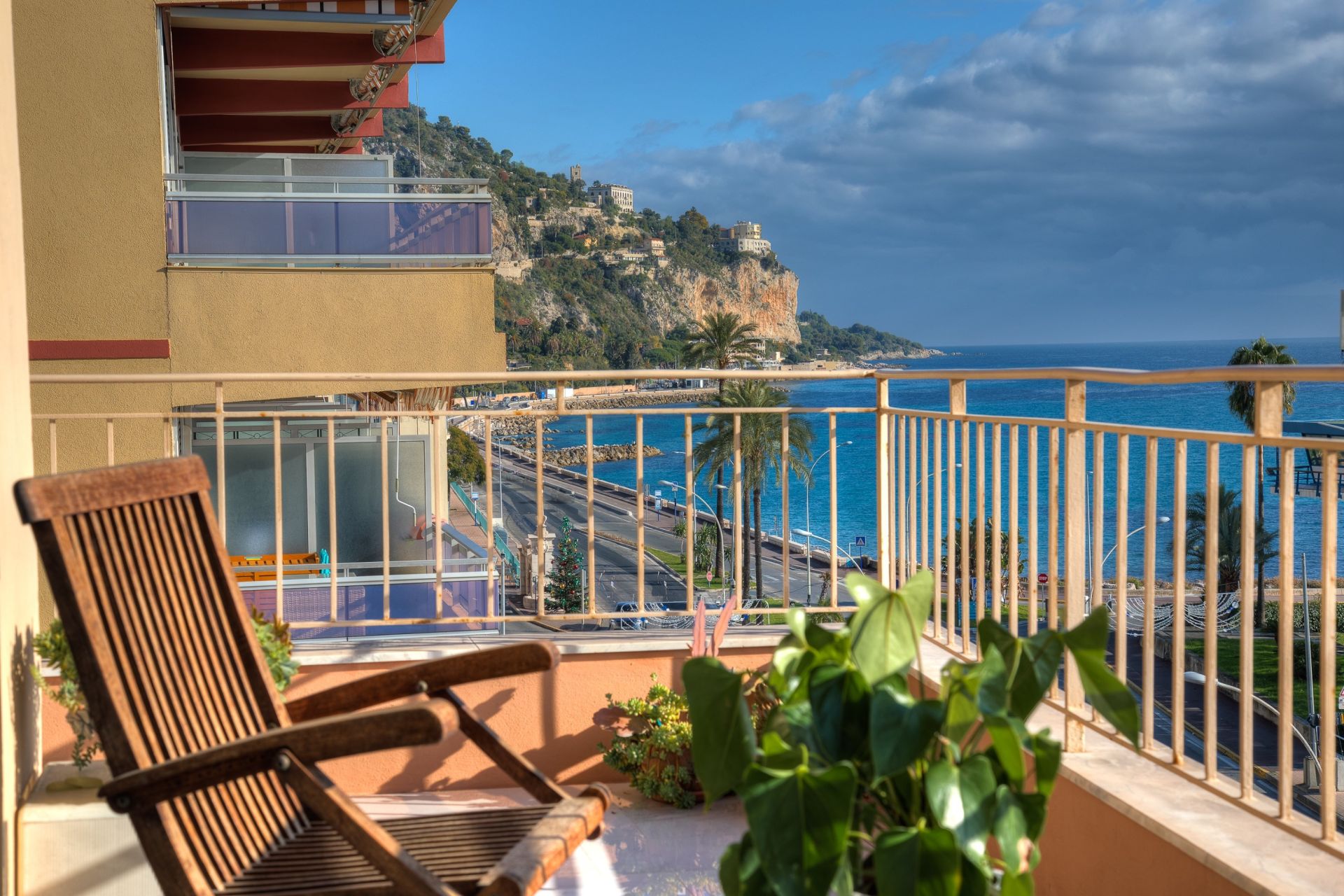 luxury apartment 3 Rooms for sale on MENTON (06500)