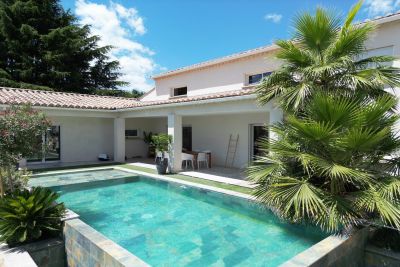 Sale Luxury house Collias 5&nbsp;Rooms 180&nbsp;m²