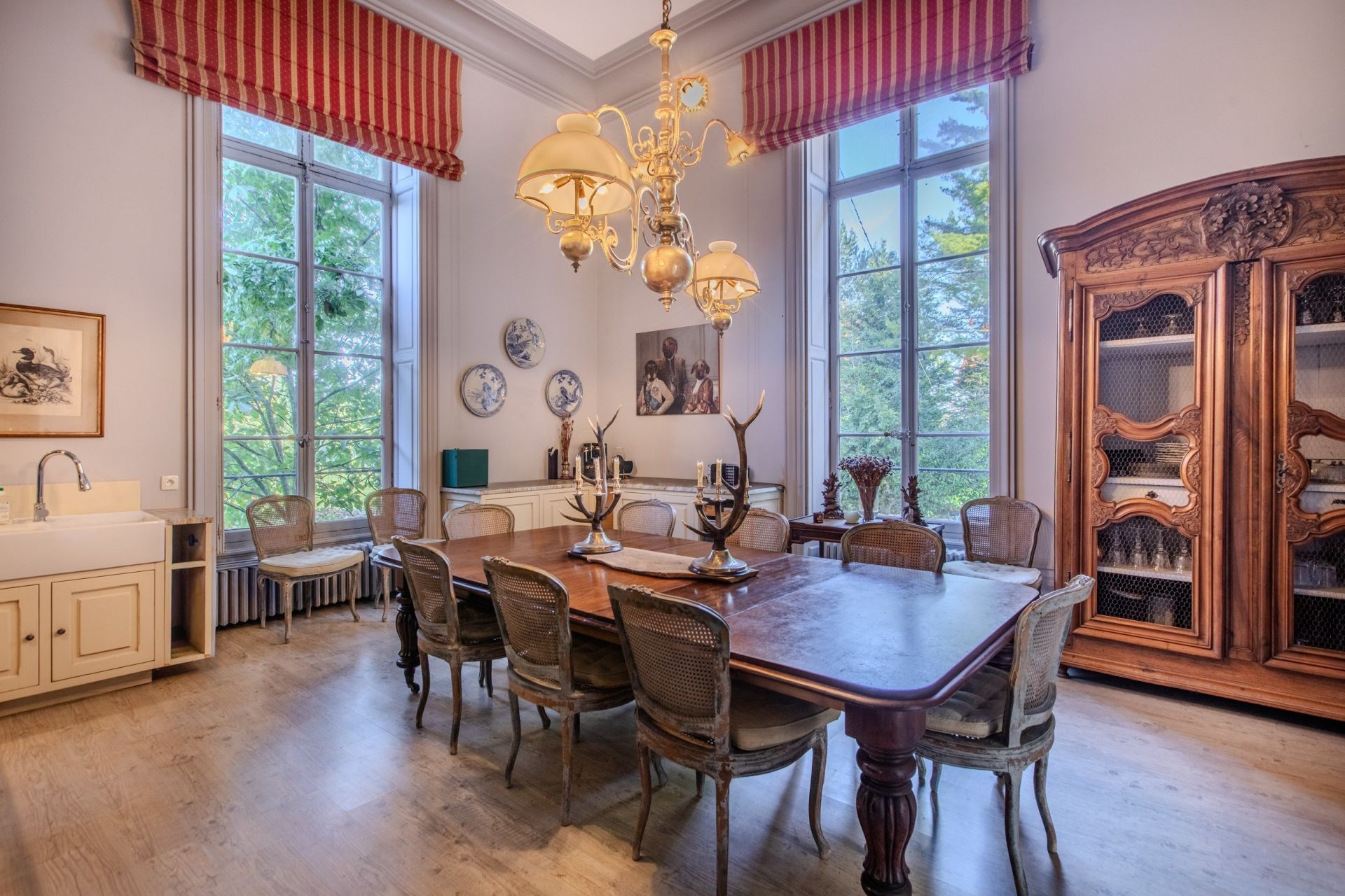 château 22 Pièces en vente sur NEUVILLE LES DAMES (01400)