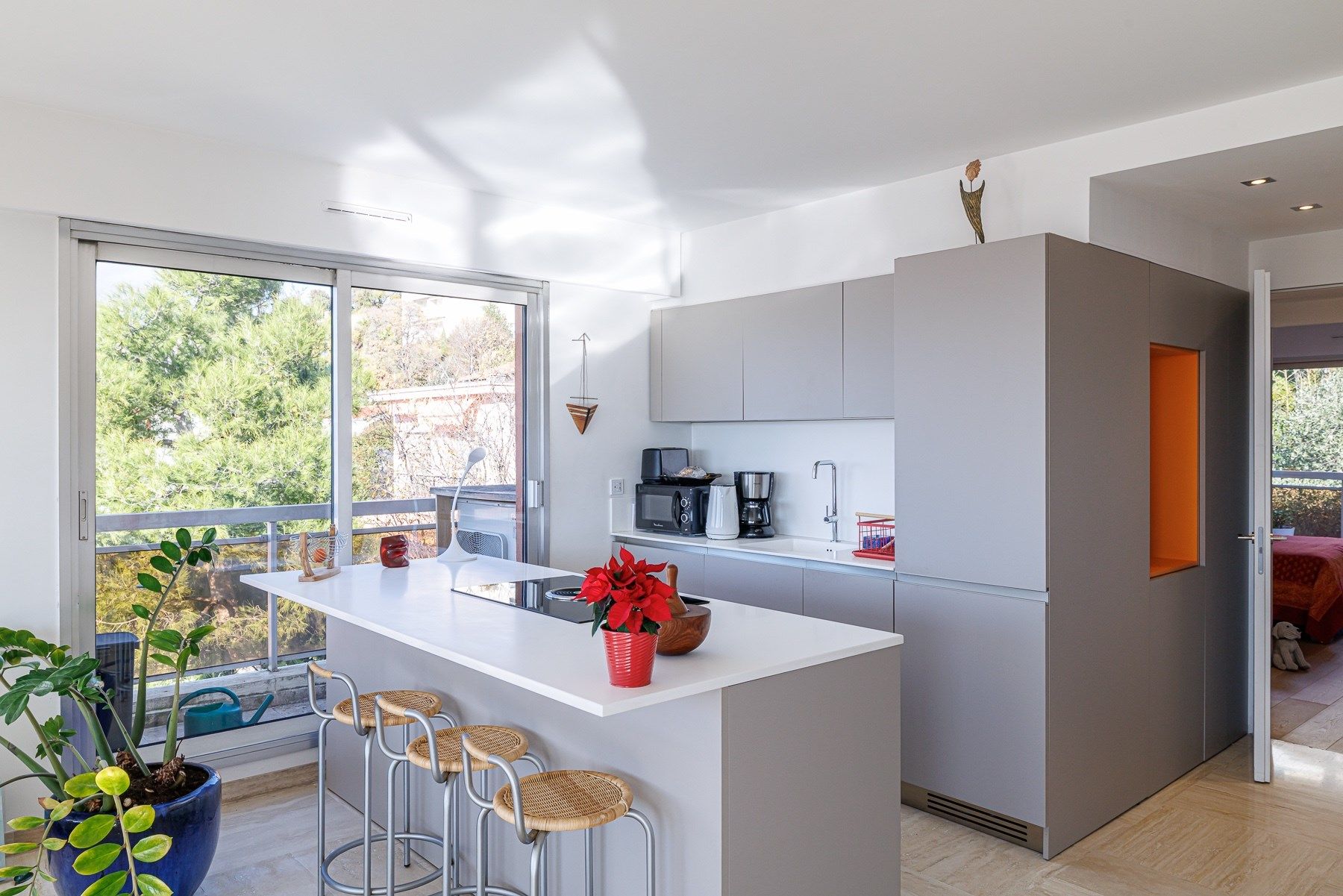 luxury apartment 4 Rooms for sale on NICE (06000)