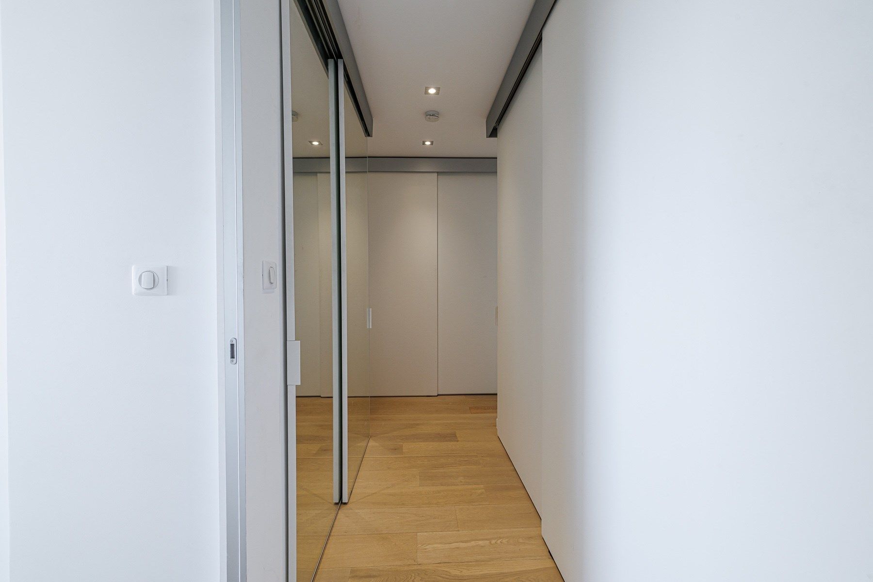 luxury apartment 4 Rooms for sale on NICE (06000)