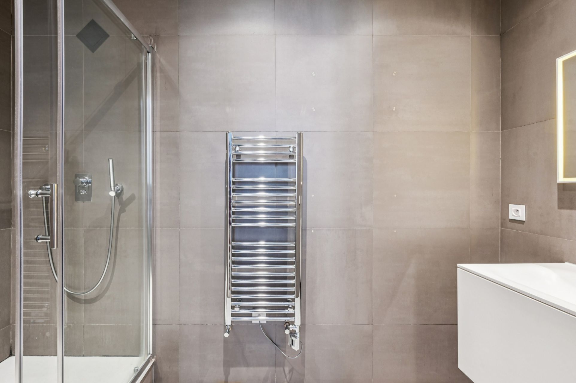 luxury apartment 2 Rooms for sale on PARIS (75008)