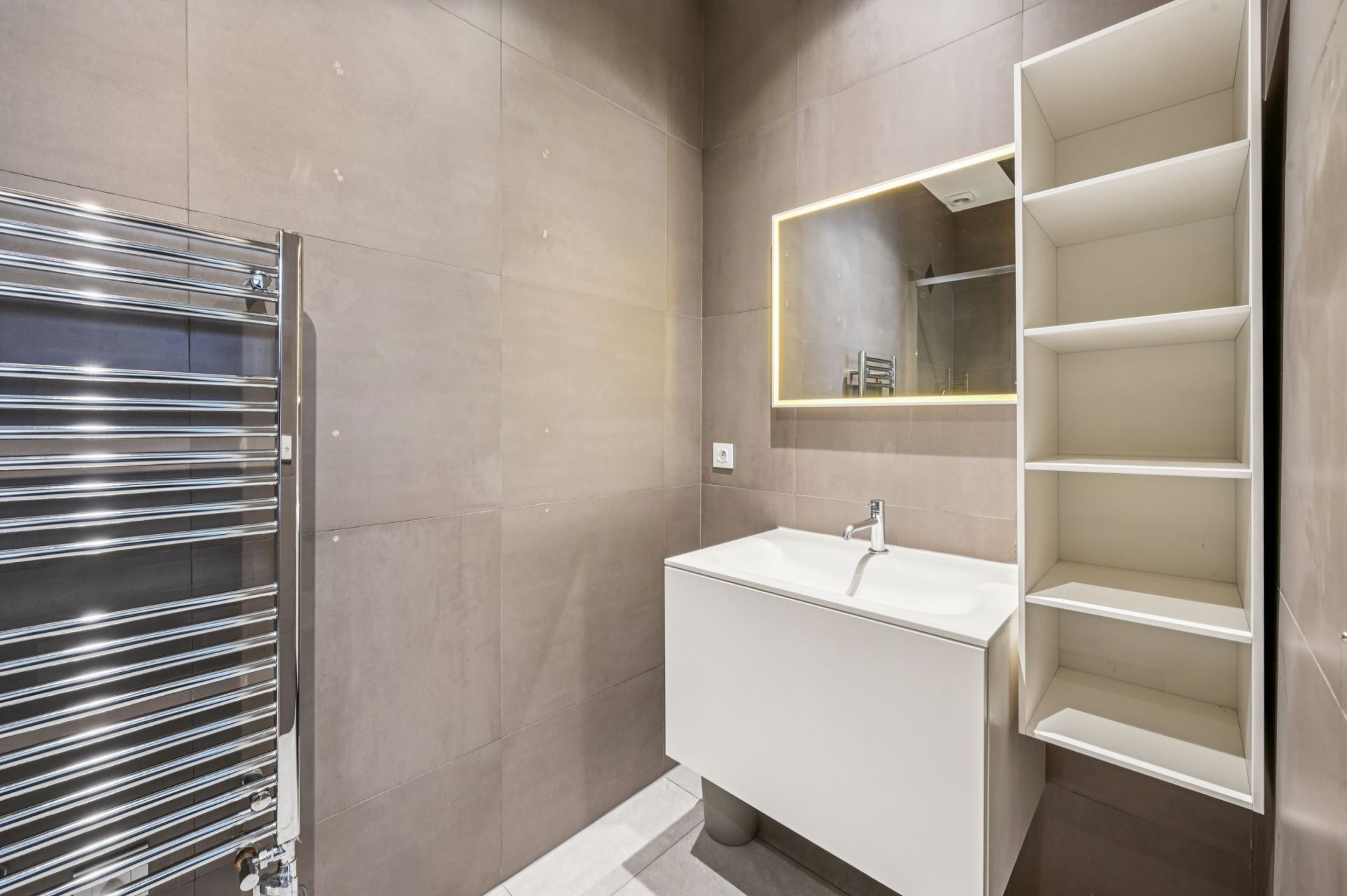 luxury apartment 2 Rooms for sale on PARIS (75008)