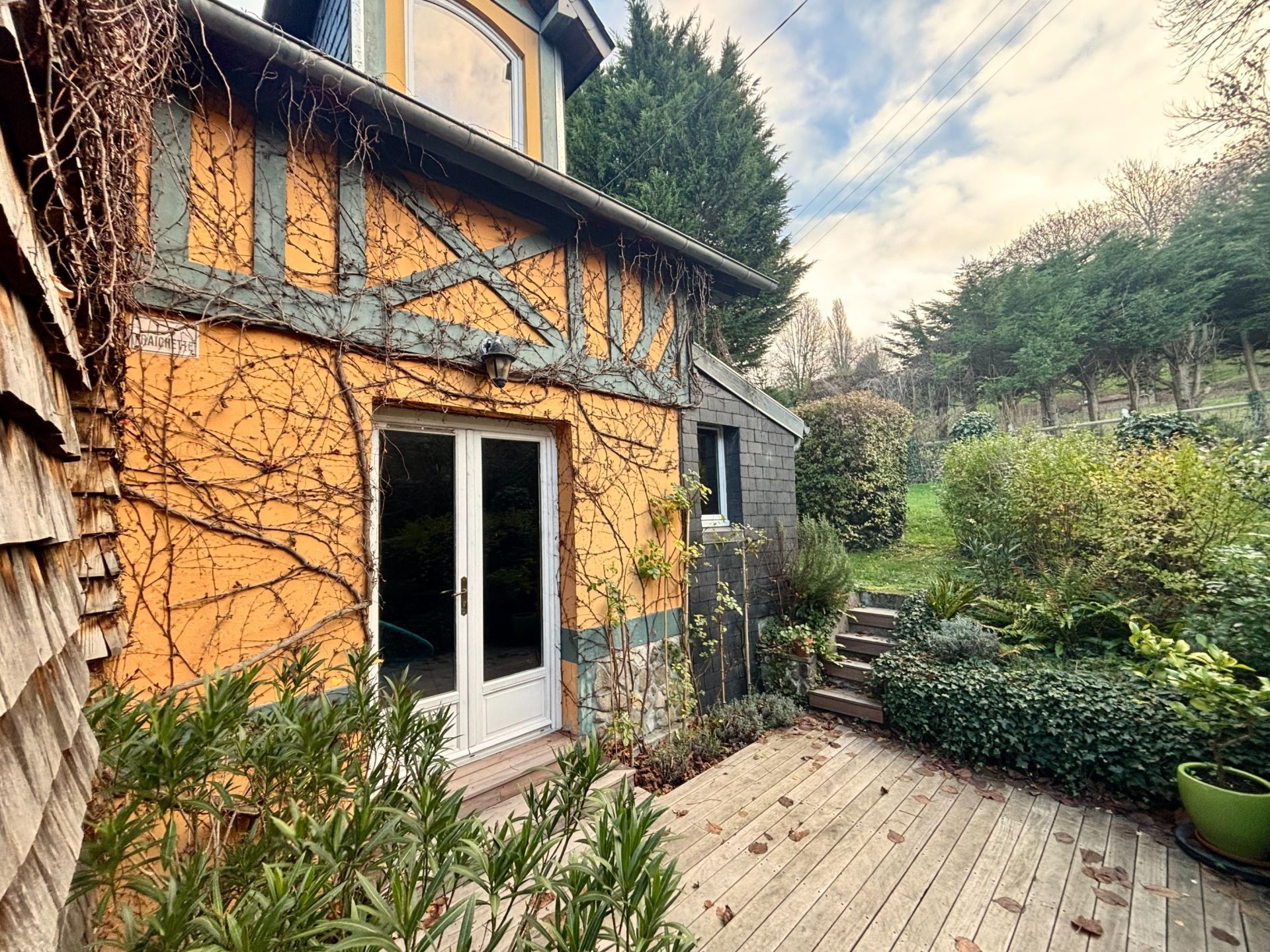 luxury house 5 Rooms for sale on TROUVILLE SUR MER (14360)