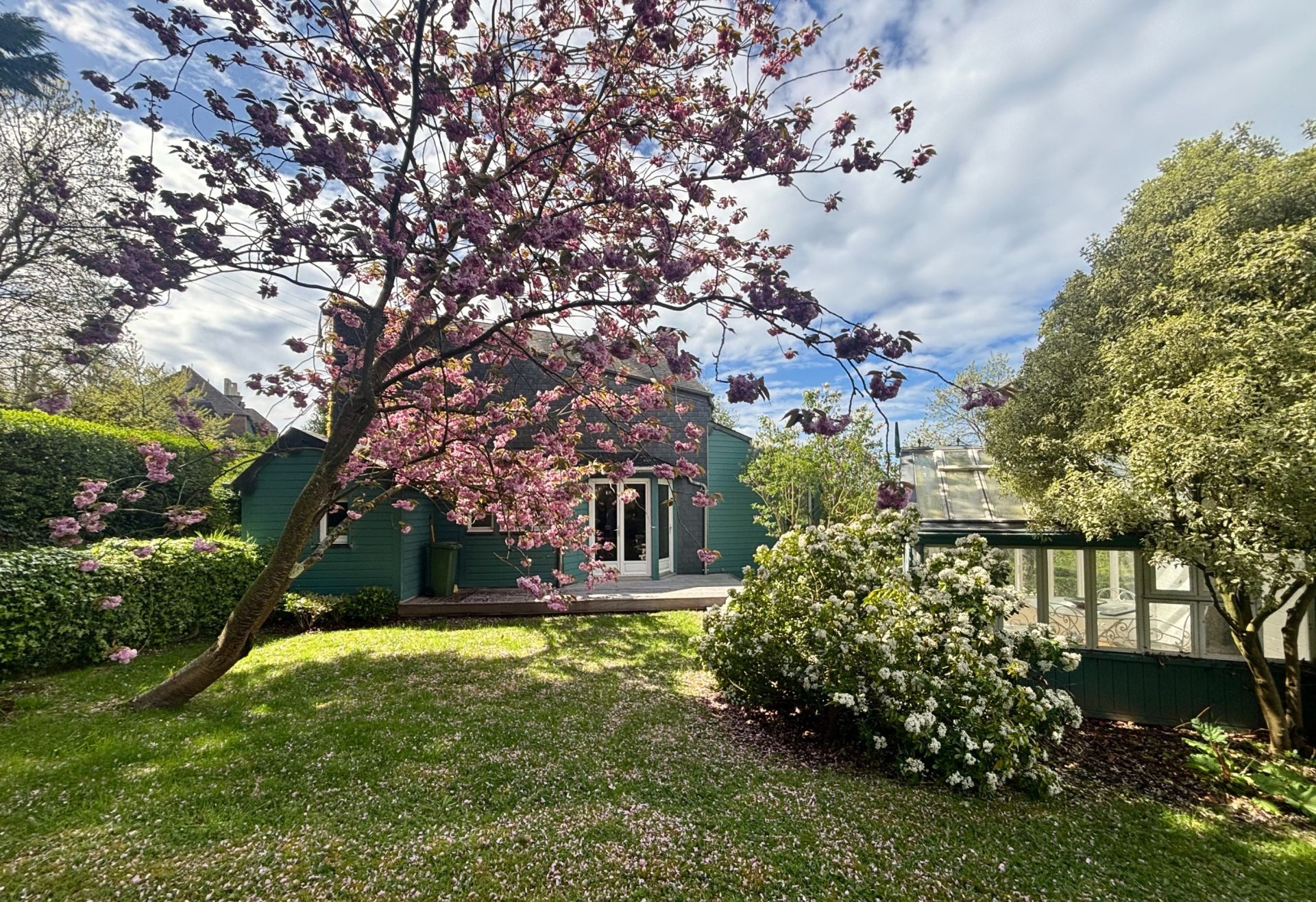 luxury house 5 Rooms for sale on TROUVILLE SUR MER (14360)