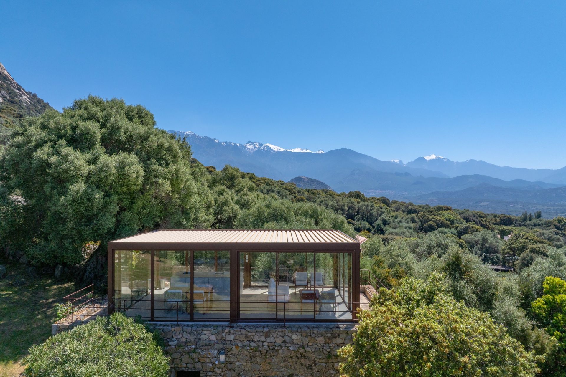 luxury villa 9 Rooms for sale on LUMIO (20260)