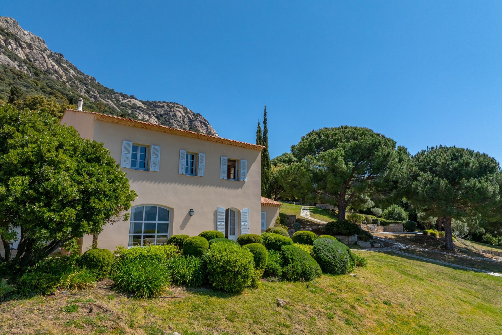 luxury villa 9 Rooms for sale on LUMIO (20260)