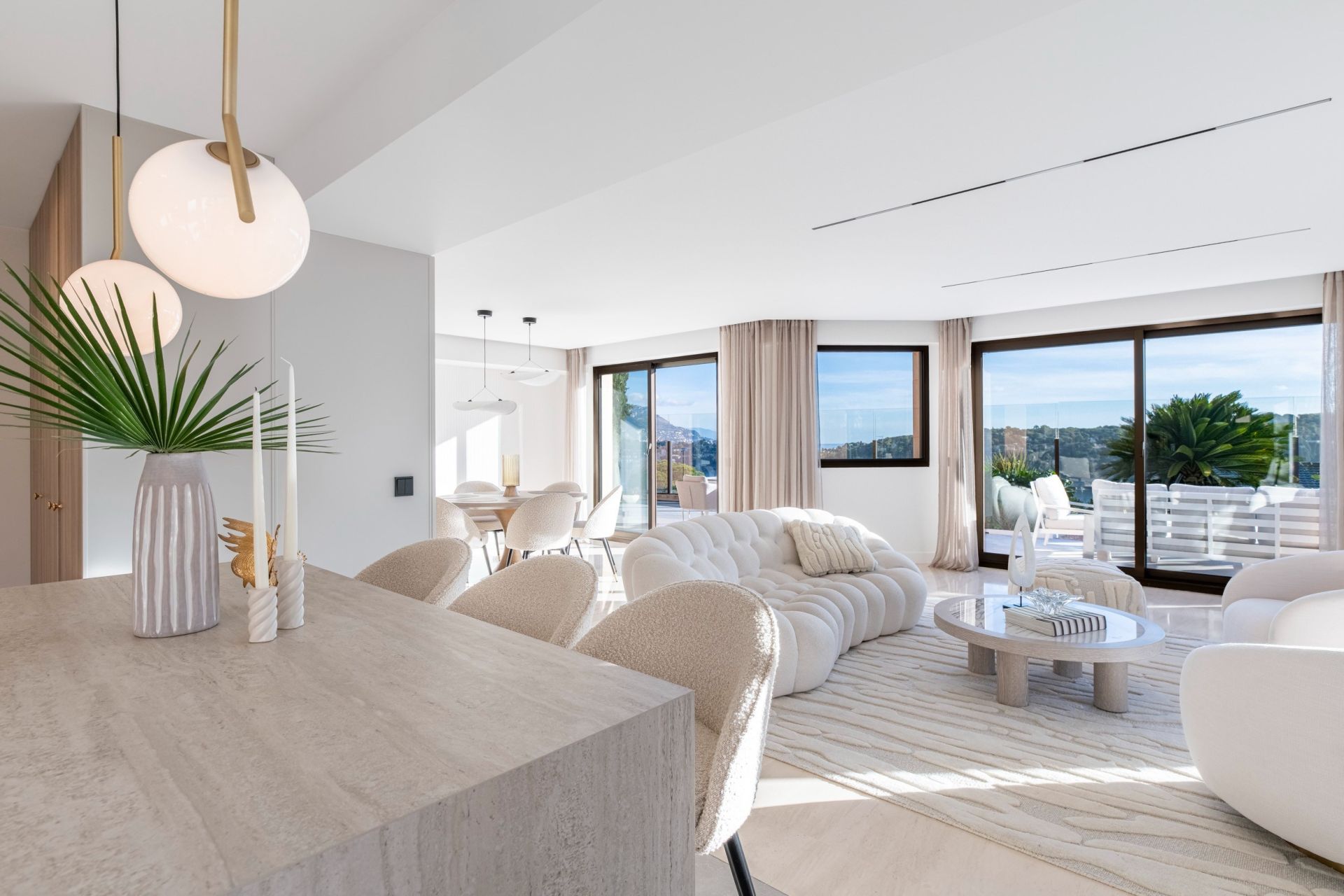 luxury apartment 4 Rooms for sale on NICE (06300)