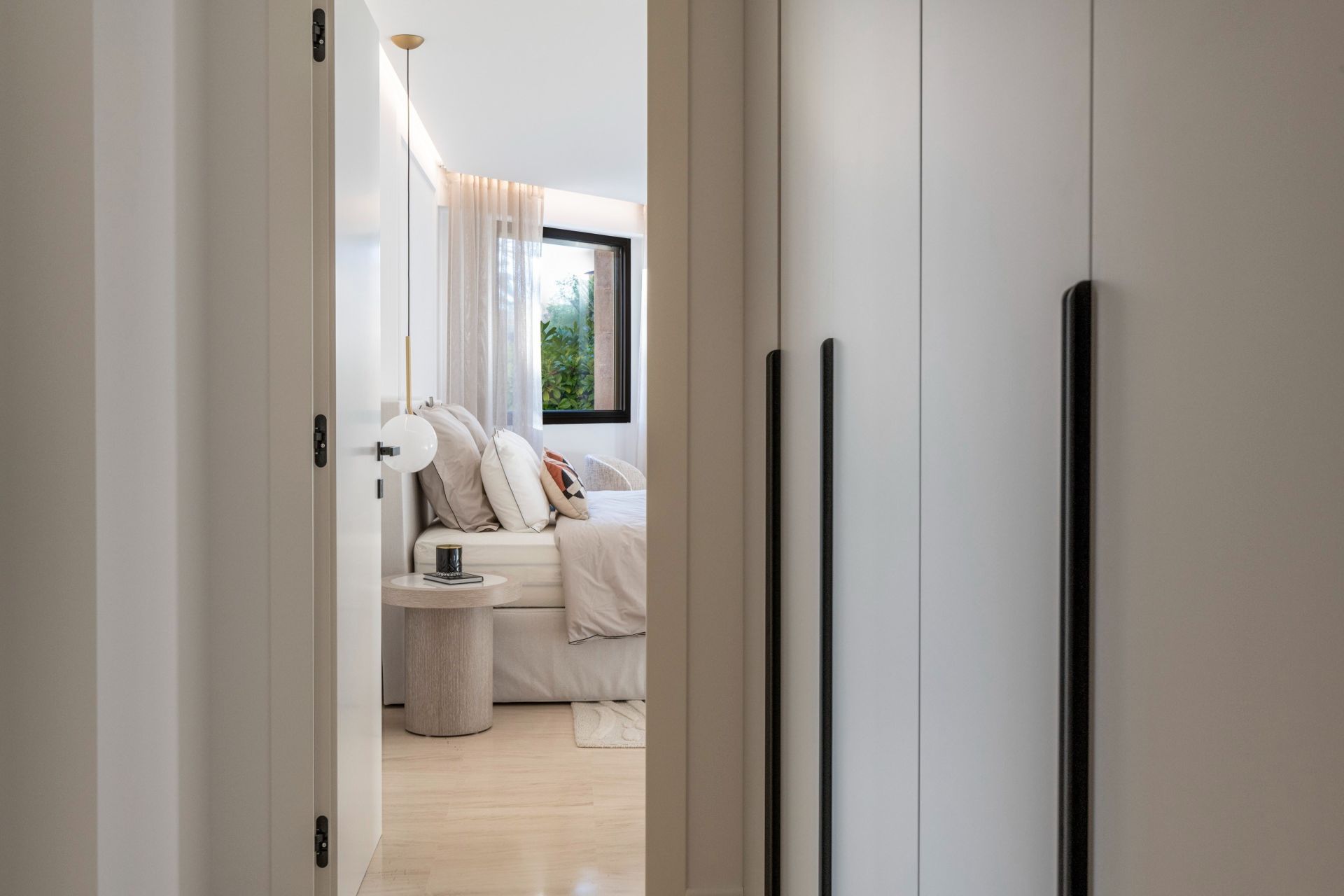 luxury apartment 4 Rooms for sale on NICE (06300)