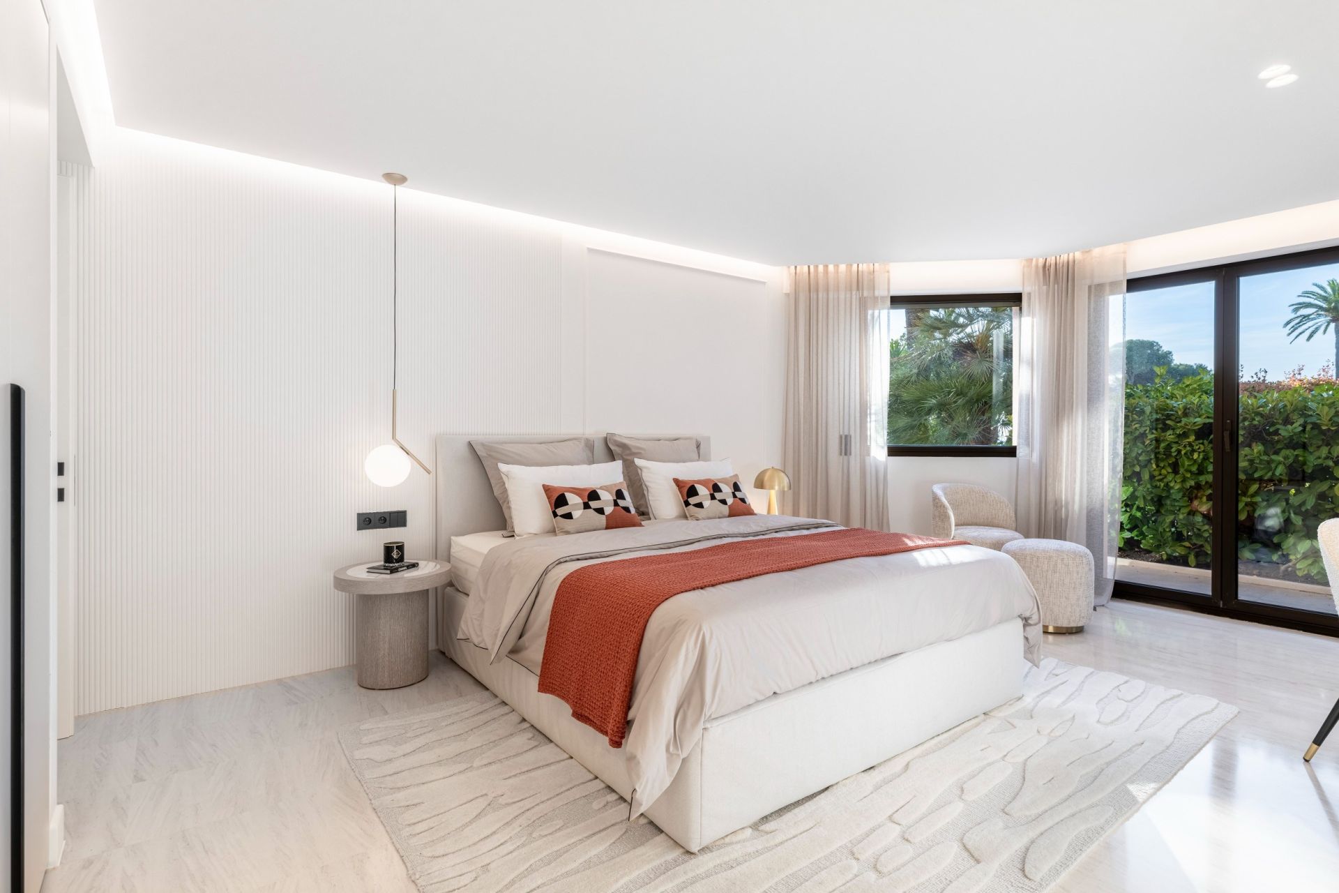 luxury apartment 4 Rooms for sale on NICE (06300)