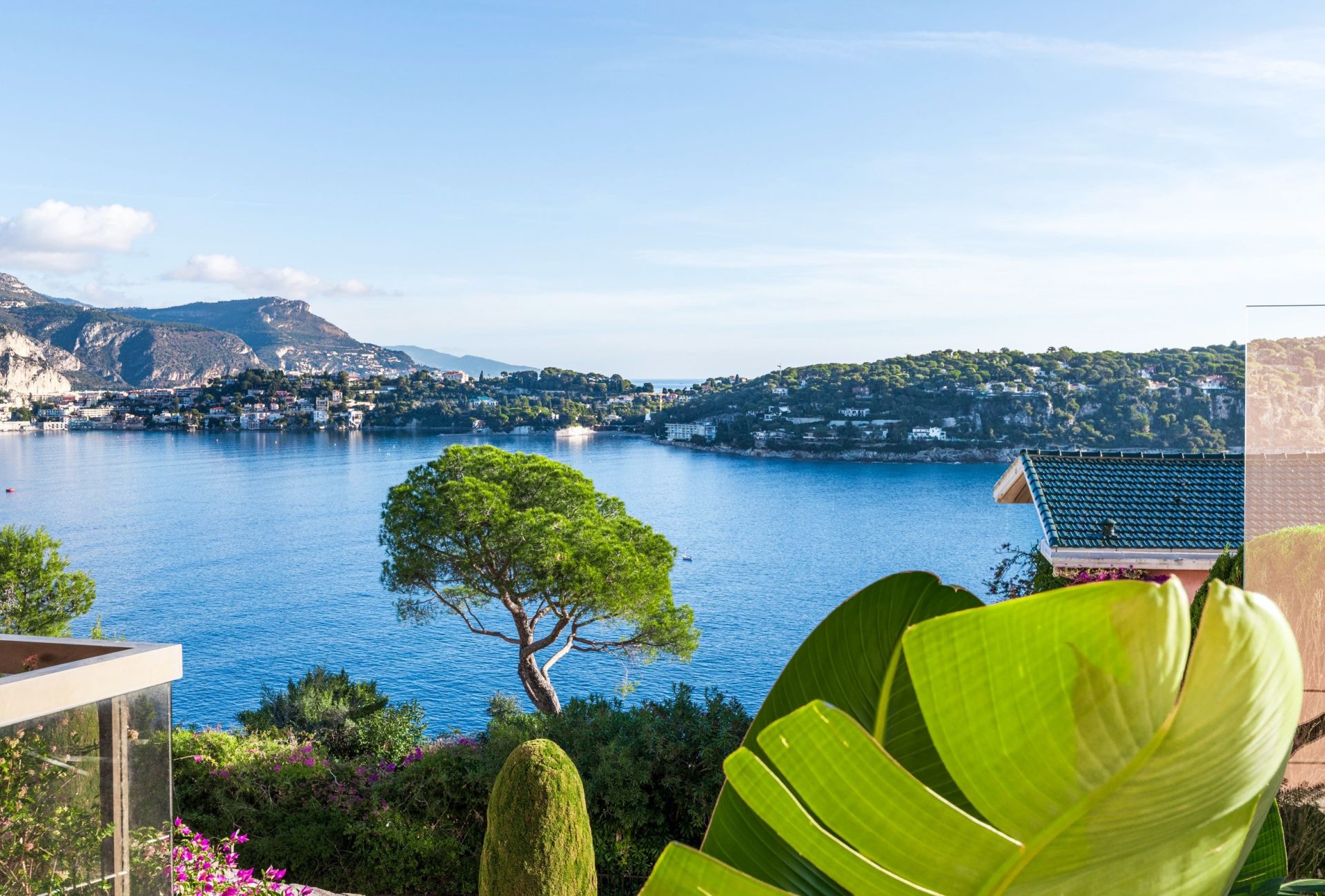 luxury apartment 4 Rooms for sale on NICE (06300)