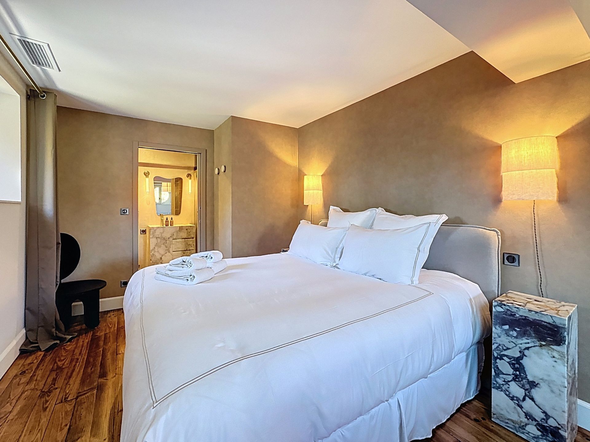 mansion 12 Rooms for sale on HOSSEGOR (40150)