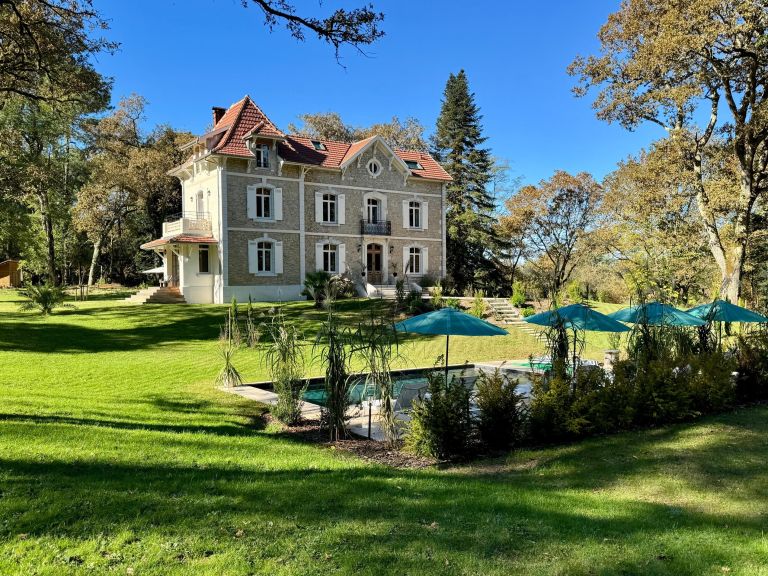 mansion 12 Rooms for sale on HOSSEGOR (40150)