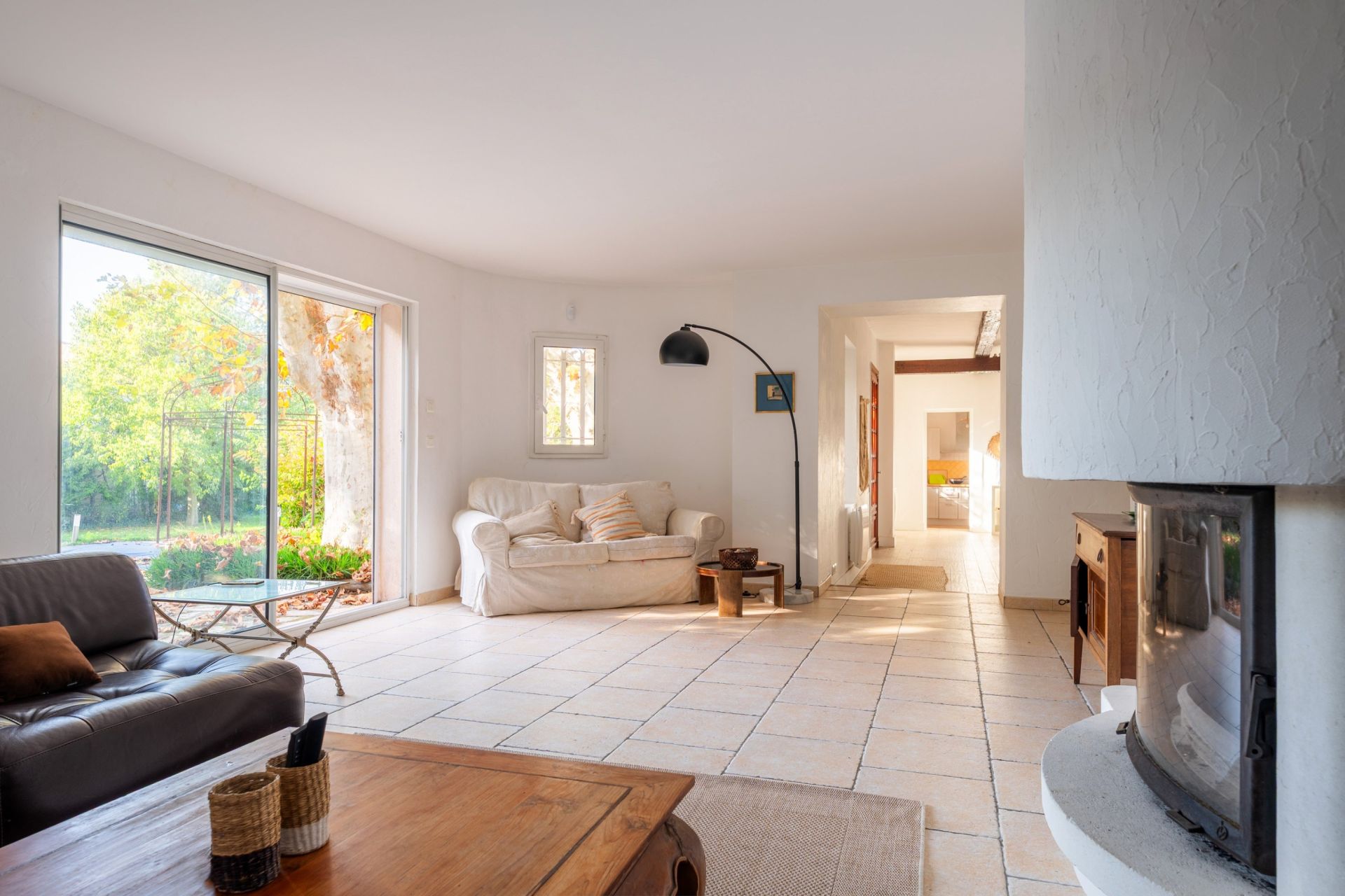 luxury house 7 Rooms for sale on MARSEILLE (13009)